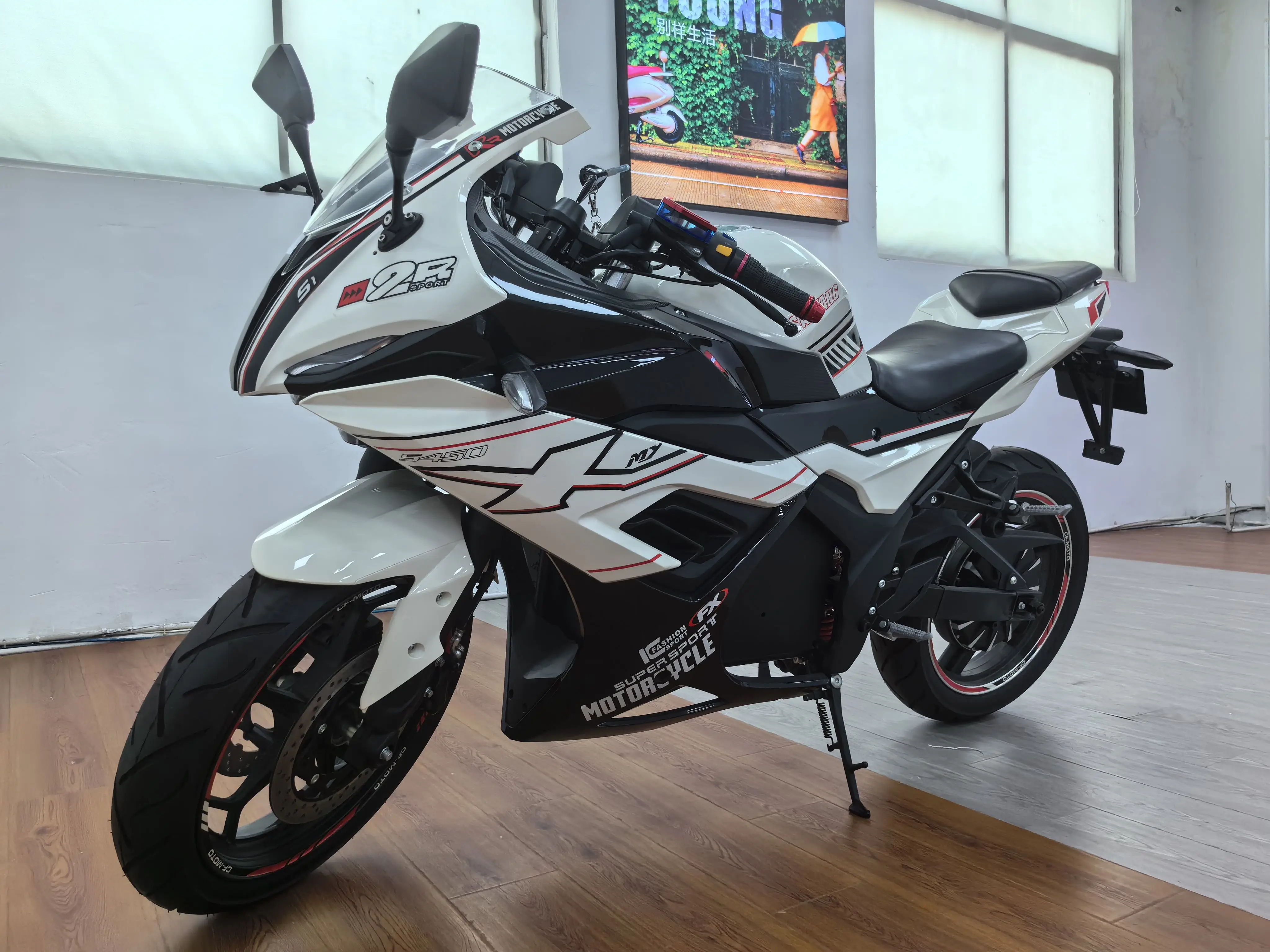 Индивидуальный заказ: Высокопроизводительный электрический мотоцикл ForFactory, 200 км/ч, двигатель 12000 Вт, спортивный мотоцикл с напряжением 72 В
Индивидуальный заказ: Высокопроизводительный электрический мотоцикл ForFactory, 200 км/ч, двигатель 12000 Вт, спортивный мотоцикл с напряжением 72 В