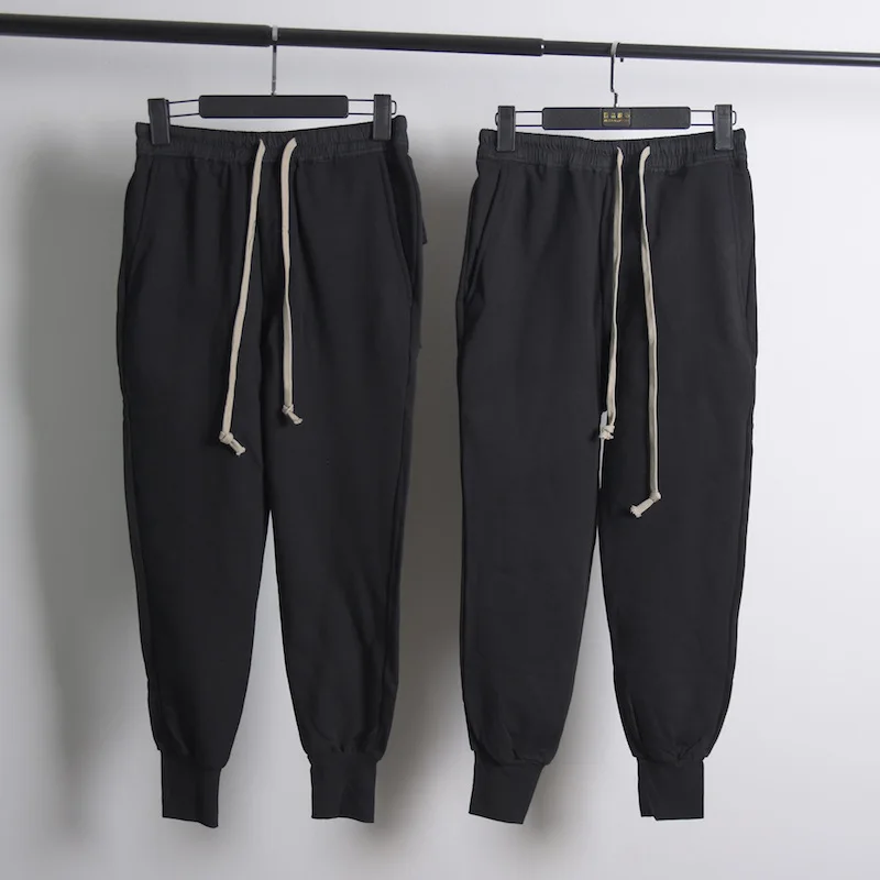 Брюки из чистого хлопка с манжетами на штанинах и стандартным кроем для молодых мужчин, модные для весны, осени и зимы
Брюки из чистого хлопка с манжетами на штанинах и стандартным кроем для молодых мужчин, модные для весны, осени и зимы