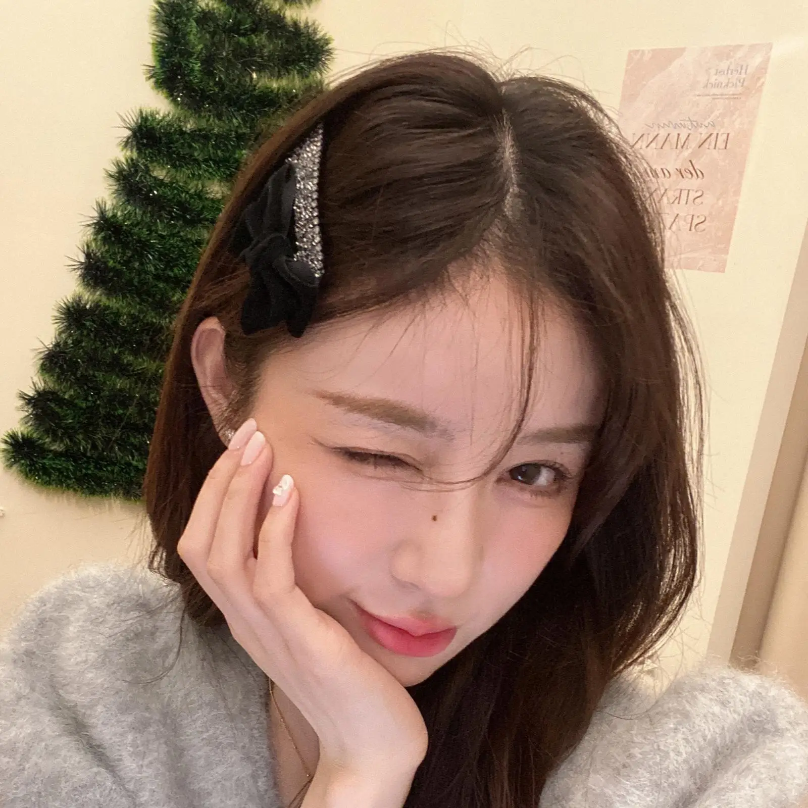 Роскошная бархатная заколка для волос во французском стиле для женщин с бантом и полной дрелью, стразы, боковой зажим, аксессуары для волос Заколки 
Роскошная бархатная заколка для волос во французском стиле для женщин с бантом и полной дрелью, стразы, боковой зажим, аксессуары для волос Заколки