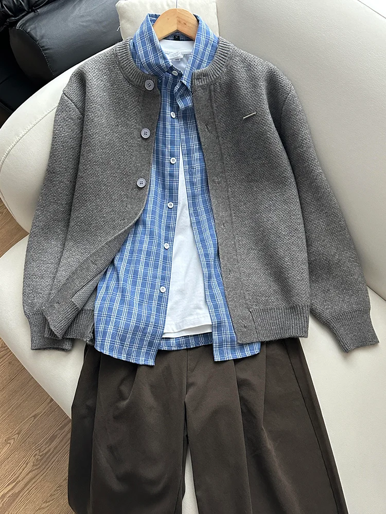 Корейский мужской вязаный кардиган с высоким воротом, мягкий трикотаж из полиэфирного волокна, с длинными рукавами
Корейский мужской вязаный кардиган с высоким воротом, мягкий трикотаж из полиэфирного волокна, с длинными рукавами