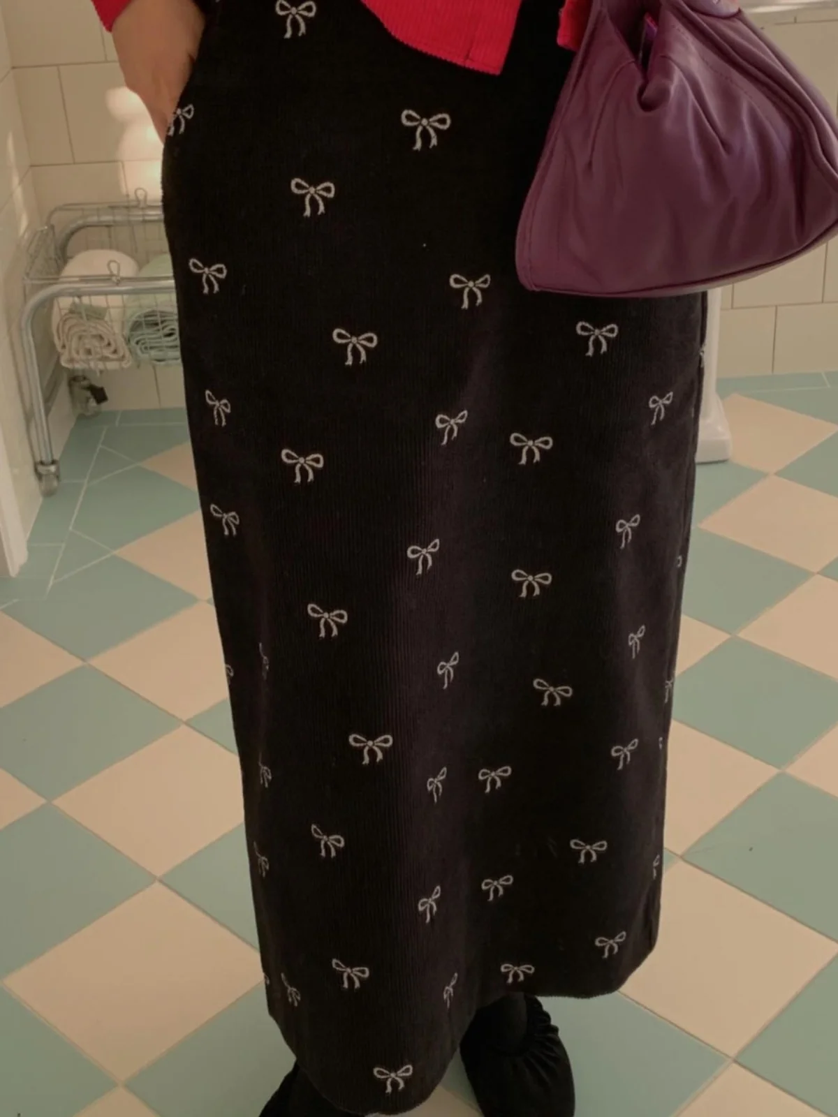 Шикарная женская юбка трапециевидной формы с бантом, вельветовая утягивающая юбка с высокой талией, корейский принт для поездок на работу, осень-зима
Шикарная женская юбка трапециевидной формы с бантом, вельветовая утягивающая юбка с высокой талией, корейский принт для поездок на работу, осень-зима