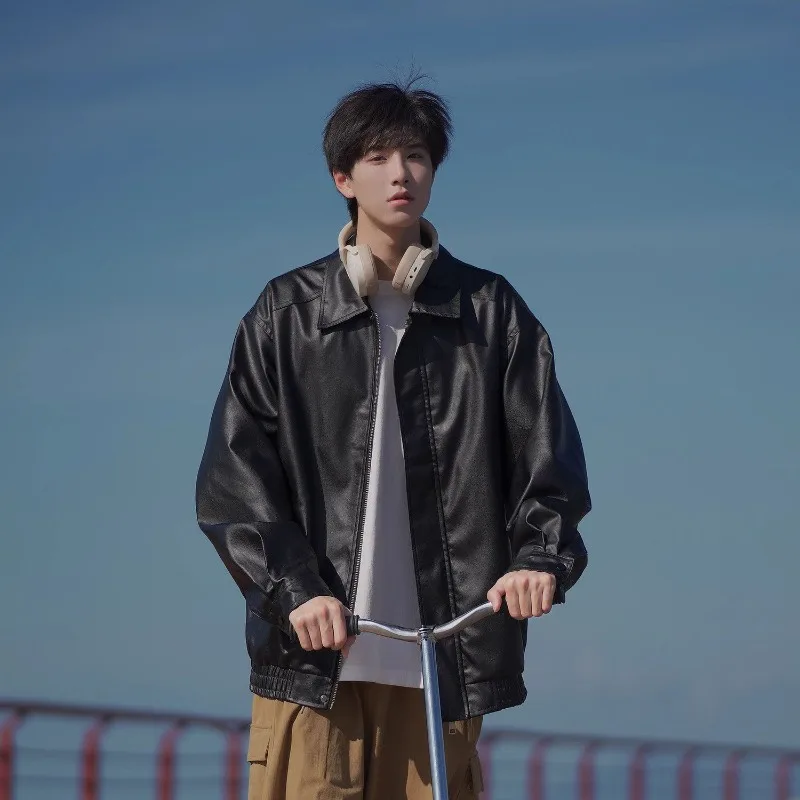 Винтажная куртка из искусственной кожи для мужчин и женщин, повседневная уличная одежда, модное байкерское пальто, свободная уличная модная верхняя одежда, весна-осень
Винтажная куртка из искусственной кожи для мужчин и женщин, повседневная уличная одежда, модное байкерское пальто, свободная уличная модная верхняя одежда, весна-осень