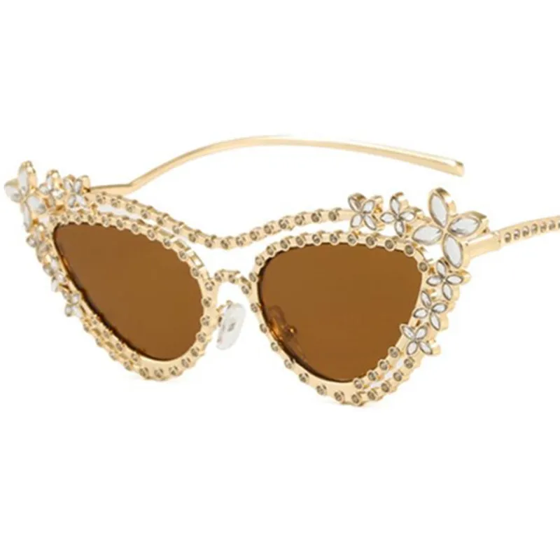 Fashion Cat Eye Sun Glasses Women Anti-UV Spectacles Double Beam Eyeglasses Hollow Design Ornamental Diamond-Studded Sunglasses
Fashion Cat Eye Sun Glasses Women Anti-UV Spectacles Double Beam Eyeglasses Hollow Design Ornamental Diamond-Studded Sunglasses