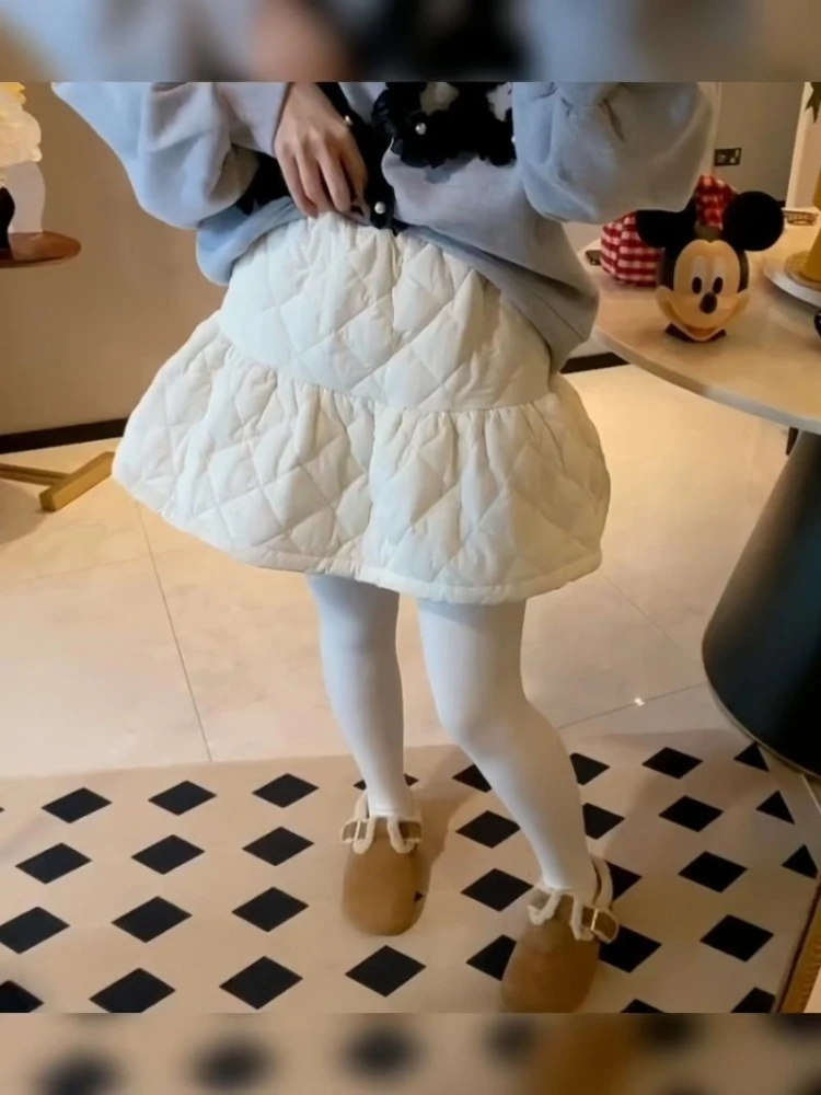 Korean Sweet Cute Argyle A-line Skirt for Women Black Elastic High Waist Ruffles Skirts 2025 Autumn Winter New Faldas Mujer
Korean Sweet Cute Argyle A-line Skirt for Women Black Elastic High Waist Ruffles Skirts 2025 Autumn Winter New Faldas Mujer