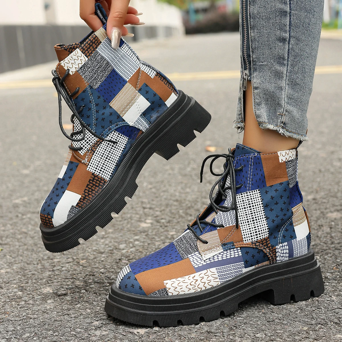 Women Ankle Boots 2024 New Winter Platform Casual Fashion Non-slip Walking Lace Up Camouflage Shoes Brand Outdoor Boots Women
Women Ankle Boots 2024 New Winter Platform Casual Fashion Non-slip Walking Lace Up Camouflage Shoes Brand Outdoor Boots Women
