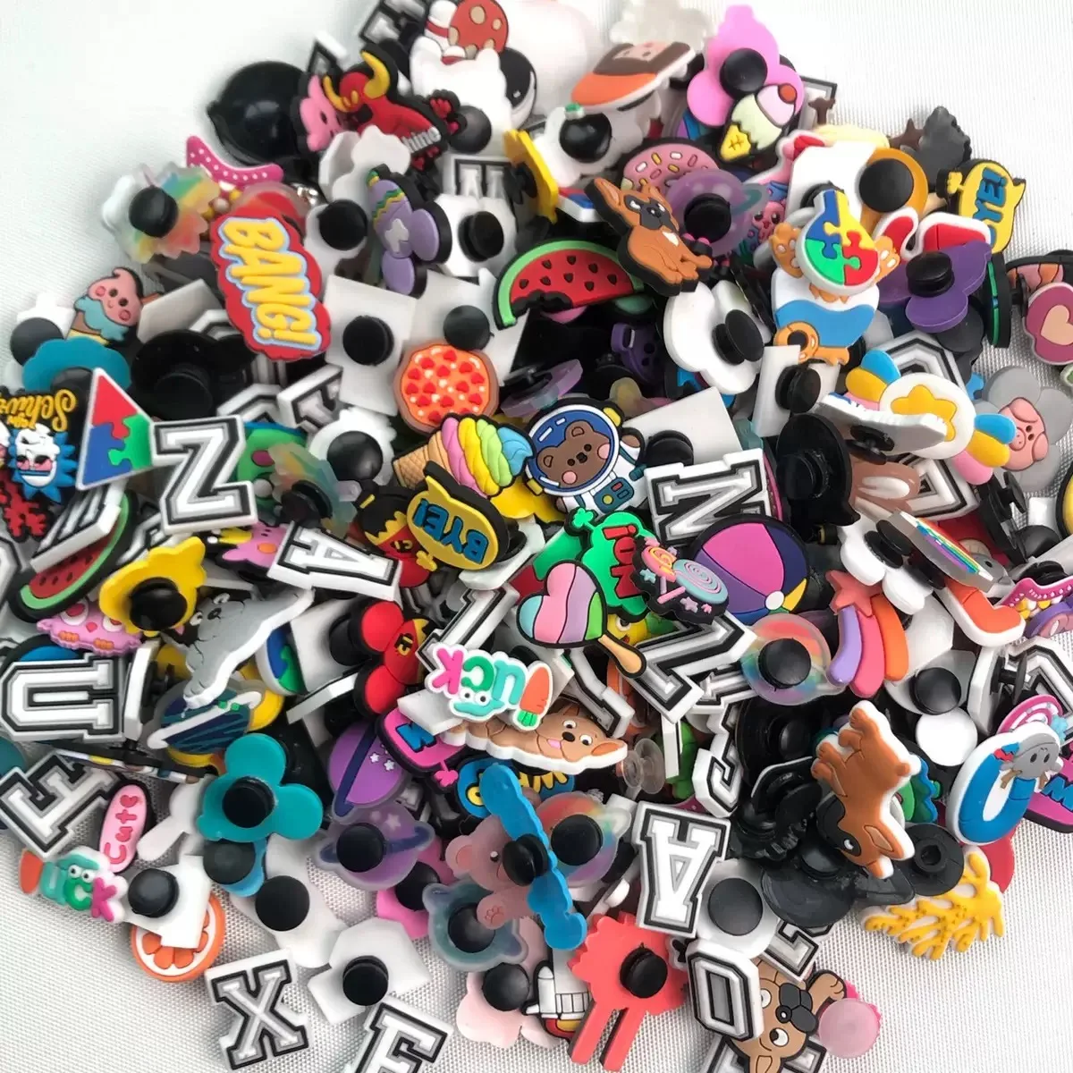 30pcs/50g/80g Random Shoe Charms for Sandals DIY Shoe Decoration Accessories Premium Quality Shoe Pins
30pcs/50g/80g Random Shoe Charms for Sandals DIY Shoe Decoration Accessories Premium Quality Shoe Pins