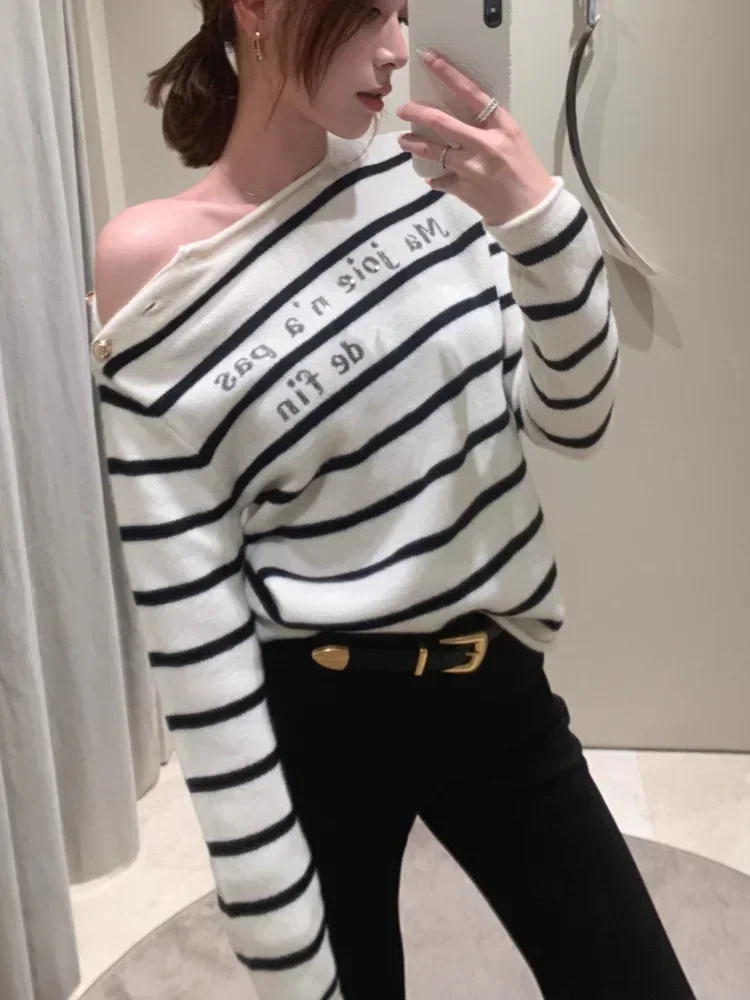 France Designer Sweater Winter Warm Mockneck Pullover Striped Black White Jumper Tops Y2K Streetwear Niche Clothes Korean Trendy
France Designer Sweater Winter Warm Mockneck Pullover Striped Black White Jumper Tops Y2K Streetwear Niche Clothes Korean Trendy