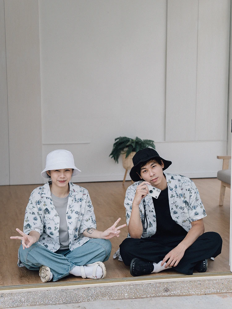 Футболка Queenop 2024 свободного кроя с кубинским воротником, уличная, с цветным узором, для пар, из чистого хлопка, с эффектом выцветания
Футболка Queenop 2024 свободного кроя с кубинским воротником, уличная, с цветным узором, для пар, из чистого хлопка, с эффектом выцветания