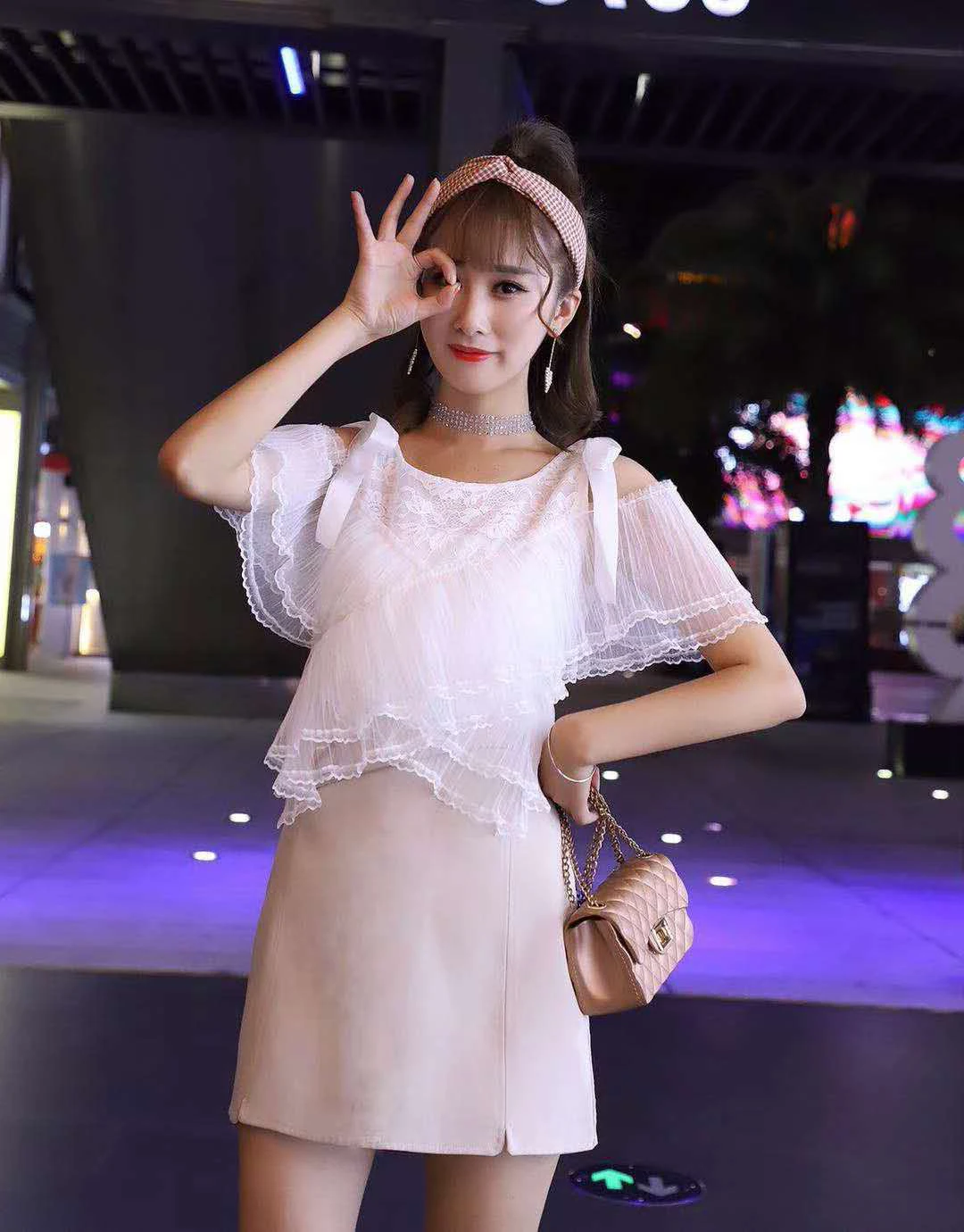 Sweet Loose Chiffon Top Women's Summer Slim Fit Gauze Versatile Wide Strap Dress Elegant Short Pure Color
Sweet Loose Chiffon Top Women's Summer Slim Fit Gauze Versatile Wide Strap Dress Elegant Short Pure Color