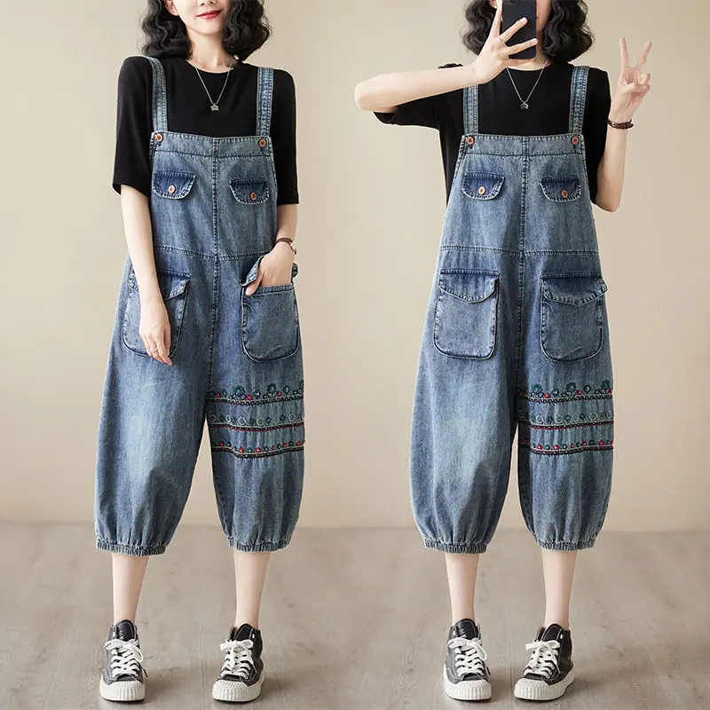 Retro Embroidered Denim Strap Pants Women's Summer 2023 New Casual Large Size Fashion Versatile Harem Jeans Playsuit c062
Retro Embroidered Denim Strap Pants Women's Summer 2023 New Casual Large Size Fashion Versatile Harem Jeans Playsuit c062