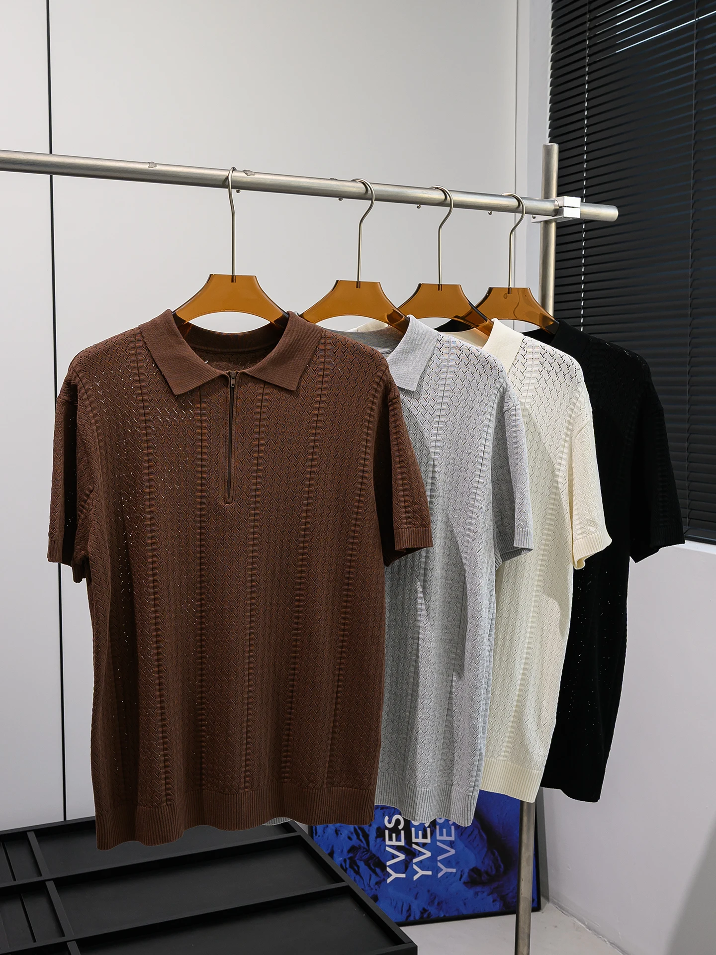 Breathable Hollow out Design Men's T-Shirt Casual Style Zipper Decoration Soft Comfortable Pure Color Short Sleeve Shirt
Breathable Hollow out Design Men's T-Shirt Casual Style Zipper Decoration Soft Comfortable Pure Color Short Sleeve Shirt