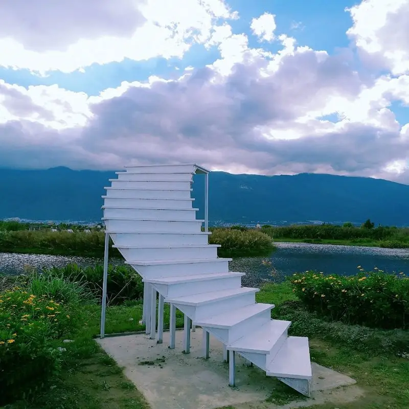 Outdoor scenic spot clock in rice field piano cloud ladder ornament camp photo props
Outdoor scenic spot clock in rice field piano cloud ladder ornament camp photo props