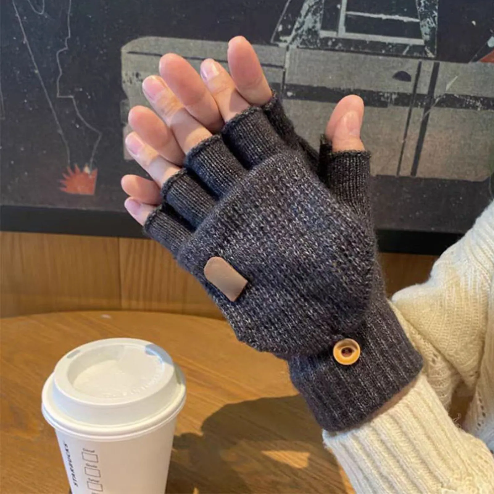 USB Heated Gloves Fingerless for Men Women Acrylic Electric Hand Warming Gloves for Winter Skiing Gaming USB Heated Gloves
USB Heated Gloves Fingerless for Men Women Acrylic Electric Hand Warming Gloves for Winter Skiing Gaming USB Heated Gloves
