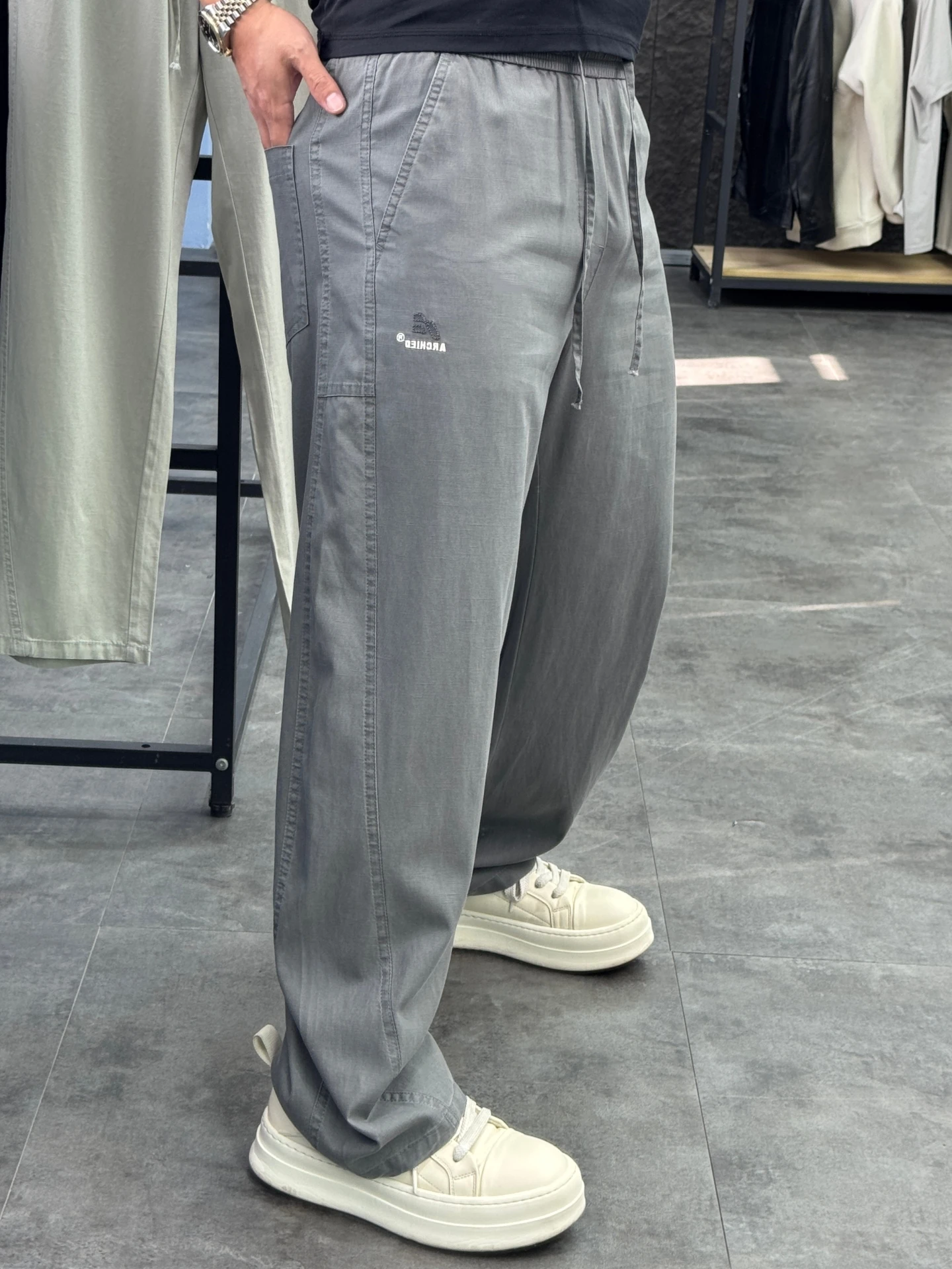 Мужские повседневные брюки Svip Liansai из лиоцелла: тонкие, с вышивкой, комфортные, дышащие, свободные, прямые, для весны и лета
Мужские повседневные брюки Svip Liansai из лиоцелла: тонкие, с вышивкой, комфортные, дышащие, свободные, прямые, для весны и лета