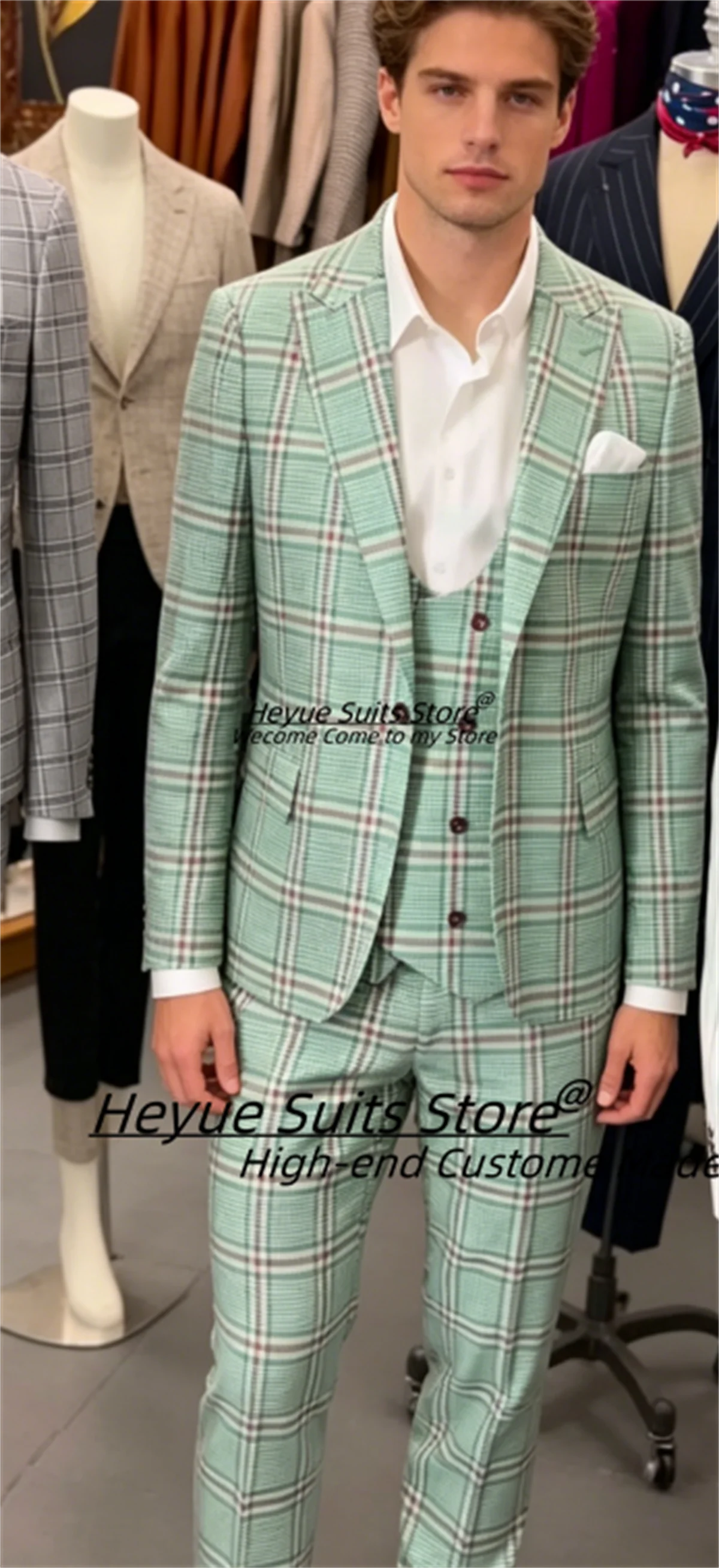 Italian style Plaid Men Suits Customized Slim Fit Peak Lapel Groom Wedding Tuxedos 3 Pieces Sets Male Formal Blazers Ropa Hombre
Italian style Plaid Men Suits Customized Slim Fit Peak Lapel Groom Wedding Tuxedos 3 Pieces Sets Male Formal Blazers Ropa Hombre