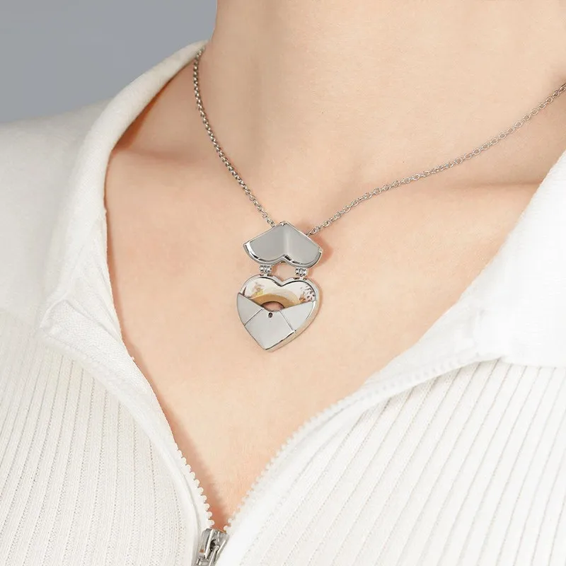 Custom Photo Necklace Stainless Steel Locket Open Charm Engraved Pendant Heart Design Personalized Party Jewelry Gift for Women
Custom Photo Necklace Stainless Steel Locket Open Charm Engraved Pendant Heart Design Personalized Party Jewelry Gift for Women