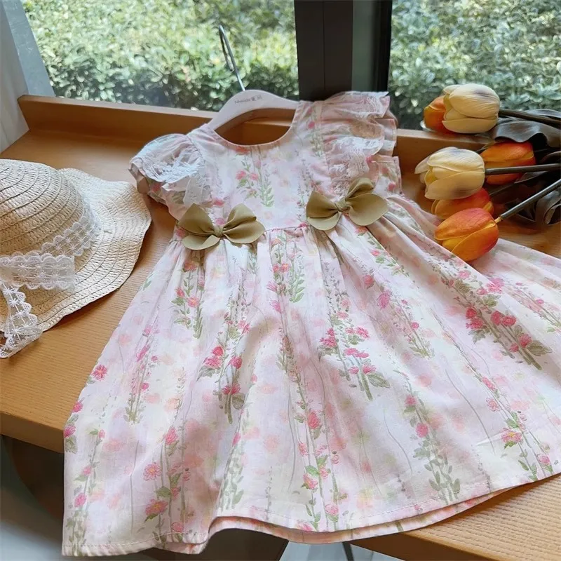 ZLYM-Summer Pastoral Style Girls' Backless Floral Princess Dress Baby Girl Sweet Printed Sleeveless Lace Flutter Sleeve Dress
ZLYM-Summer Pastoral Style Girls' Backless Floral Princess Dress Baby Girl Sweet Printed Sleeveless Lace Flutter Sleeve Dress