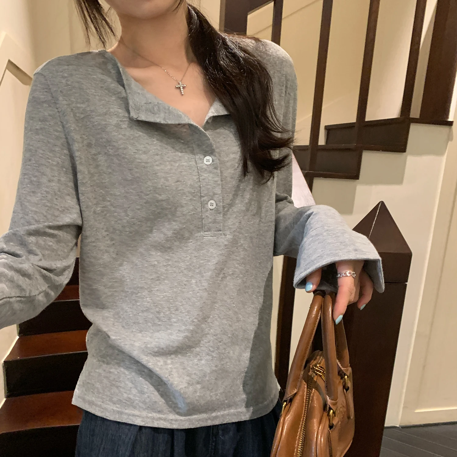 Spring Autumn Thin Polo Collar Women's Loose T-shirts 2025 New Buttons Solid Long Sleeve Korean Casual Shirts Tops Female
Spring Autumn Thin Polo Collar Women's Loose T-shirts 2025 New Buttons Solid Long Sleeve Korean Casual Shirts Tops Female