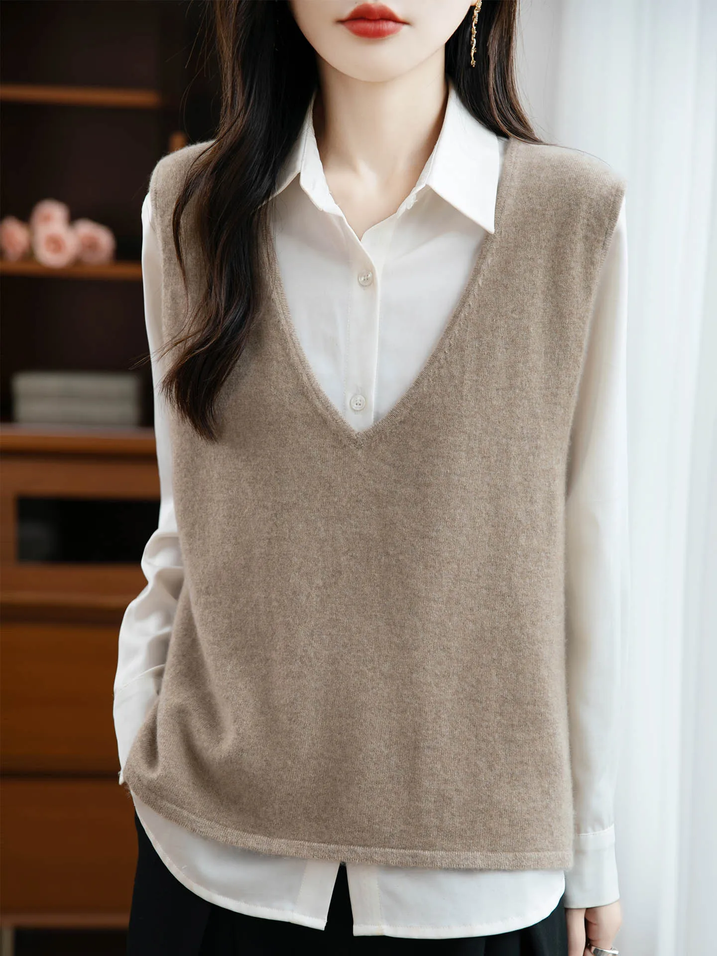 Classic Autumn Winter Woman Sweater Vest Elegant Female 100% Merino Wool Knitwear V-Neck Pullover Lady Sleeveless Clothing Tops
Classic Autumn Winter Woman Sweater Vest Elegant Female 100% Merino Wool Knitwear V-Neck Pullover Lady Sleeveless Clothing Tops