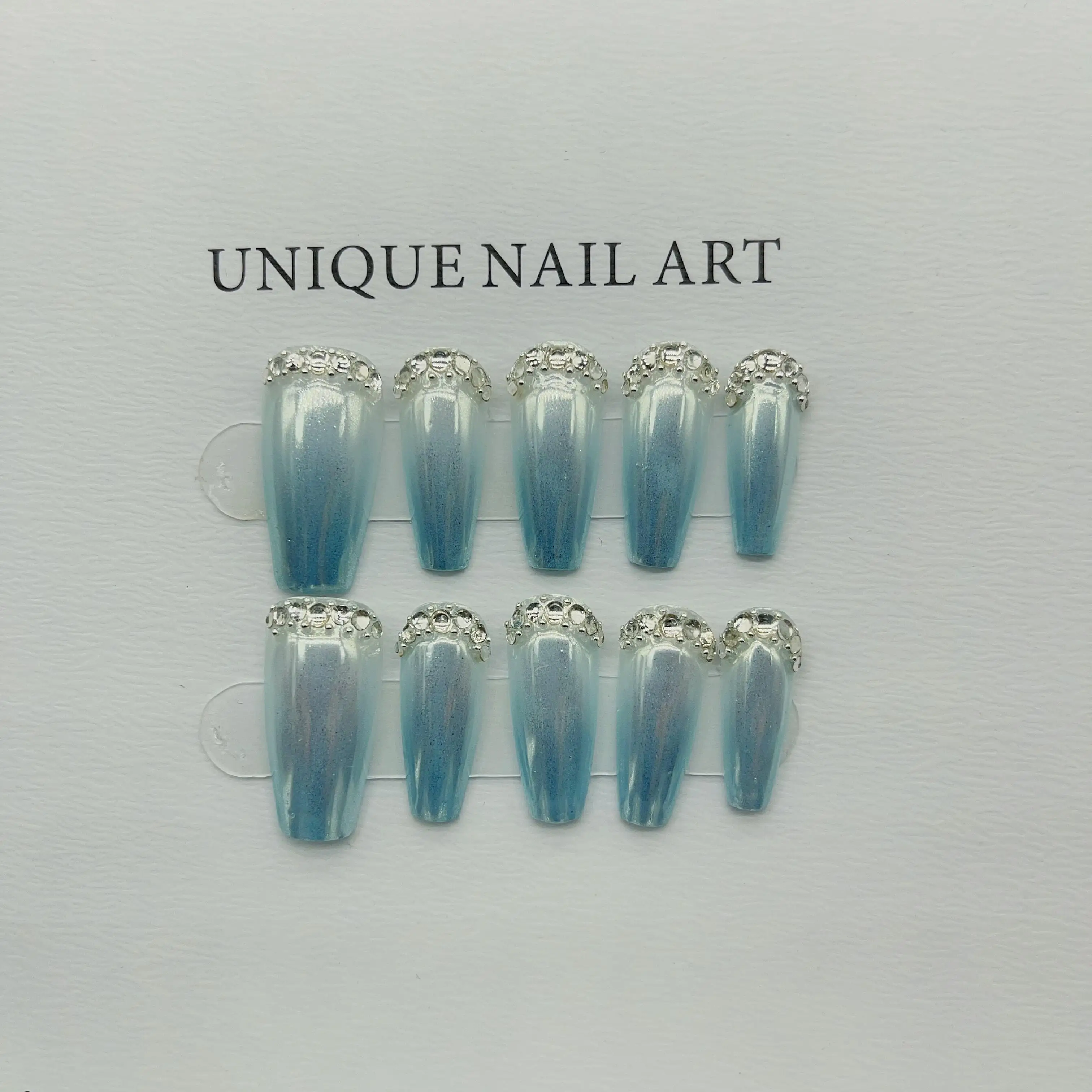 Gradient Magic Mirror Blue Rhinestone Elegant Detachable Reusable High-Quality White Handmade Press On Nails
Gradient Magic Mirror Blue Rhinestone Elegant Detachable Reusable High-Quality White Handmade Press On Nails