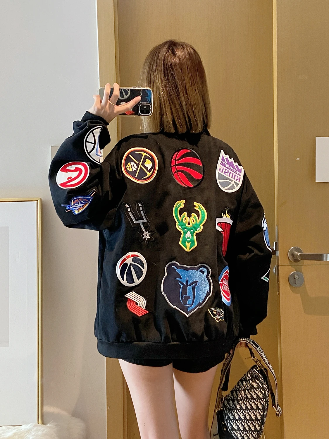 Весенне-осенняя бейсбольная куртка женская 2025 года, новая коллекция, ранняя весна, европейский стиль, с вышивкой, американский мотоциклетный стиль, большие размеры, трендовая модель B...
Весенне-осенняя бейсбольная куртка женская 2025 года, новая коллекция, ранняя весна, европейский стиль, с вышивкой, американский мотоциклетный стиль, большие размеры, трендовая модель B...