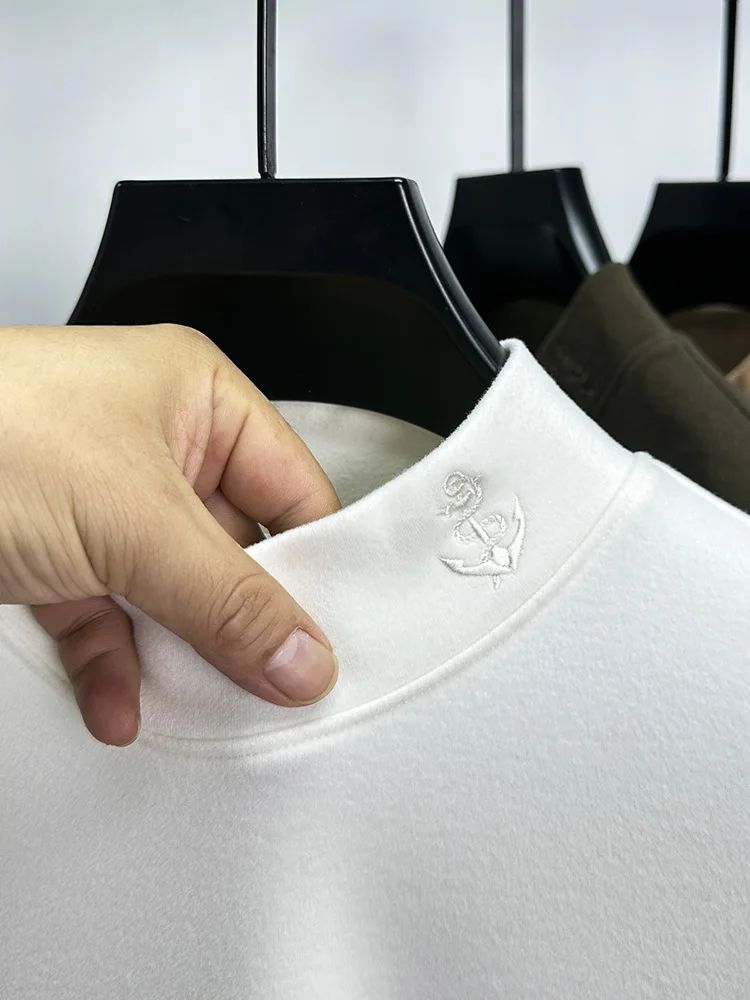 High Quality Men's Half Turtleneck Autumn and Winter Fashionable Collar Embroidery Design Long Sleeve Warm Velvet T-shirt Top
High Quality Men's Half Turtleneck Autumn and Winter Fashionable Collar Embroidery Design Long Sleeve Warm Velvet T-shirt Top