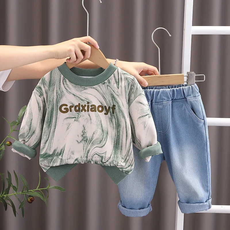 Middle and small children boys clothes Spring and autumn new smudged letter hoodie two-piece wholesale boys autumn boys suit
Middle and small children boys clothes Spring and autumn new smudged letter hoodie two-piece wholesale boys autumn boys suit