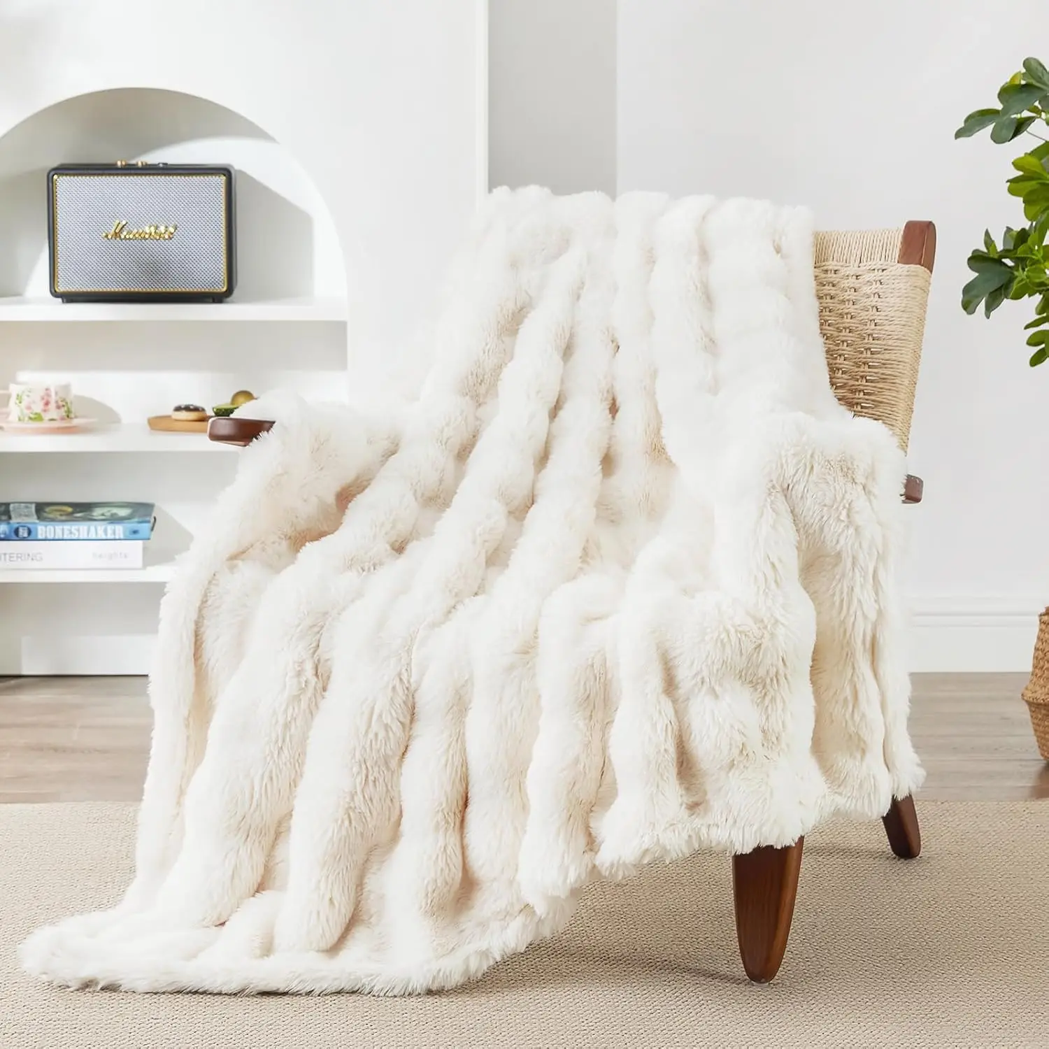 Fluffy Faux Rabbit Fur Throw Blanket For Couch, Soft Luxury Bubble Double Sided Plush Blanket, Cozy Thi Warm Fuzzy Decorative
Fluffy Faux Rabbit Fur Throw Blanket For Couch, Soft Luxury Bubble Double Sided Plush Blanket, Cozy Thi Warm Fuzzy Decorative