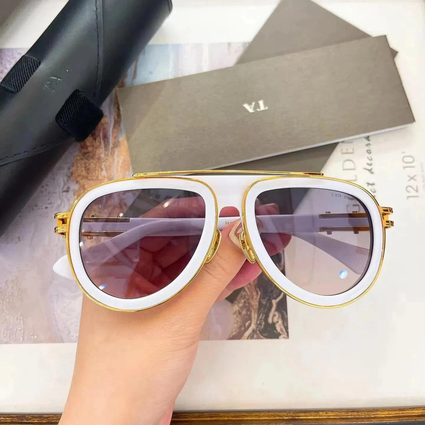 Original Factory For DIYTA DT DTS403B LXN-EVO II With Brand Box Classic Oval White Acetate Frame Popular Men Women Sunglasses
Original Factory For DIYTA DT DTS403B LXN-EVO II With Brand Box Classic Oval White Acetate Frame Popular Men Women Sunglasses