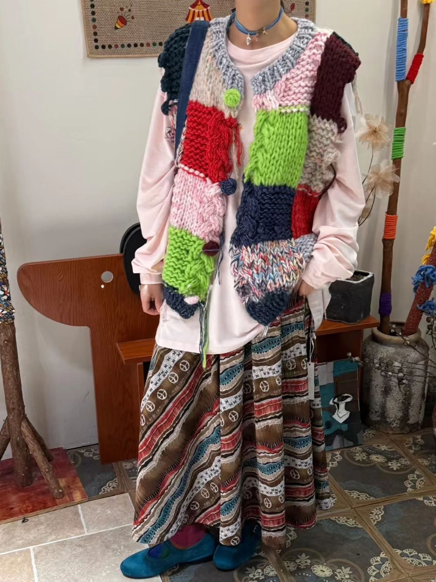 Вязаный жилет ручной работы, осенне-зимний, в стиле ретро, цветной, больших размеров, женский, универсальный, стильный, тонкий, удлиненный
Вязаный жилет ручной работы, осенне-зимний, в стиле ретро, цветной, больших размеров, женский, универсальный, стильный, тонкий, удлиненный