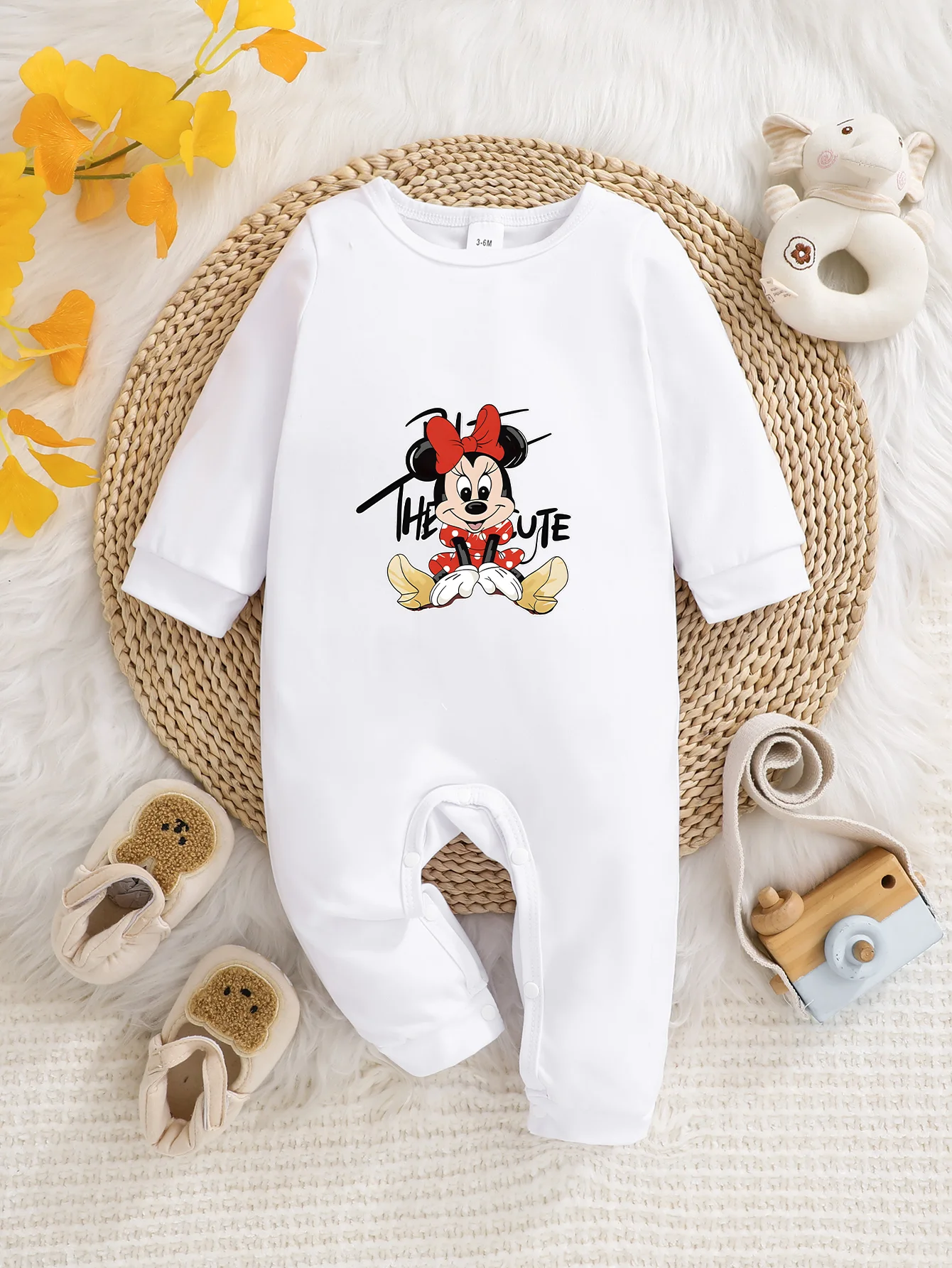 【Официально лицензированный】 Комбинезон с длинными рукавами Disney Minnie Baby | Стильный дизайн
【Официально лицензированный】 Комбинезон с длинными рукавами Disney Minnie Baby | Стильный дизайн