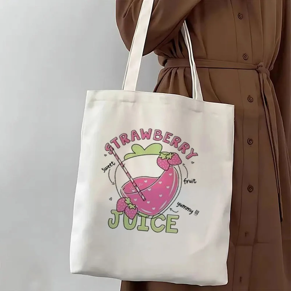 Sweet Drink Print Yummy Aesthetic Graphic Bag Lightweight Shoulder Bag for Dessert Lovers or Summer Evenings
Sweet Drink Print Yummy Aesthetic Graphic Bag Lightweight Shoulder Bag for Dessert Lovers or Summer Evenings