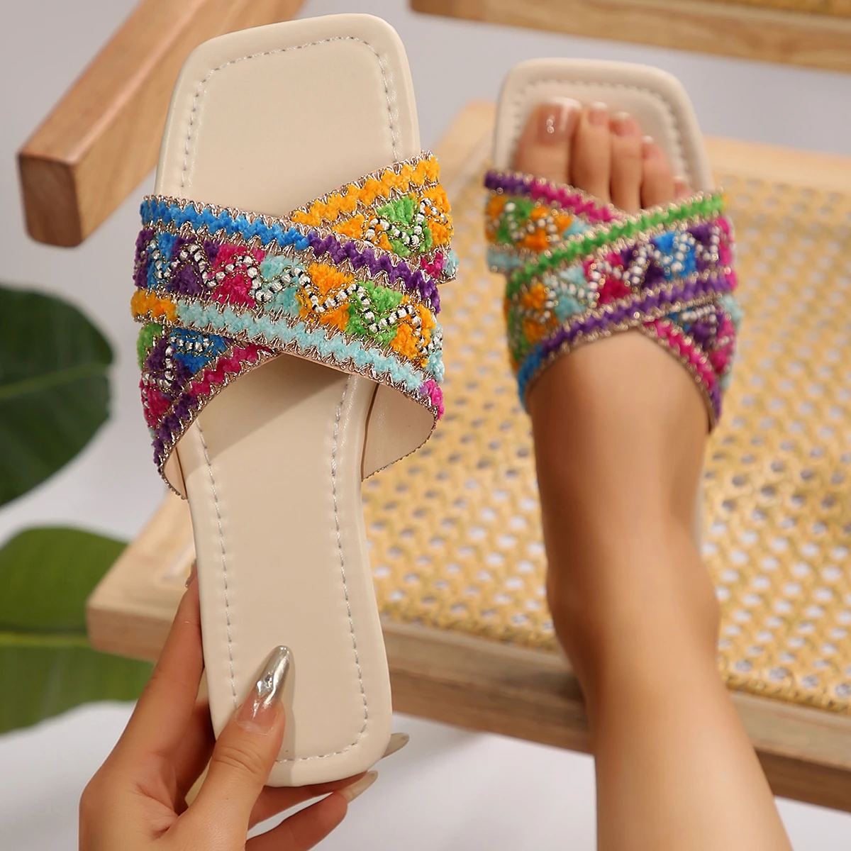 Summer Women square head open-toe intersection belt rhinestone inlaid slippers Casual Outdoor home Non-slip flat bottom slippers
Summer Women square head open-toe intersection belt rhinestone inlaid slippers Casual Outdoor home Non-slip flat bottom slippers