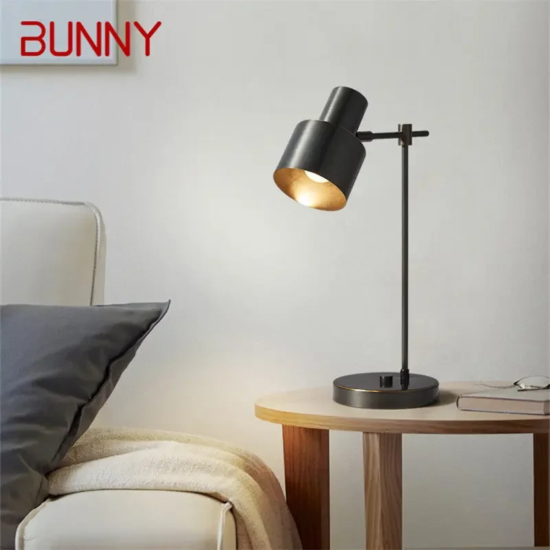 Современная медная настольная лампа BUNNY, светодиодная черная латунь, настольное освещение, простой креативный декор для дома, кабинета, спальни
Современная медная настольная лампа BUNNY, светодиодная черная латунь, настольное освещение, простой креативный декор для дома, кабинета, спальни