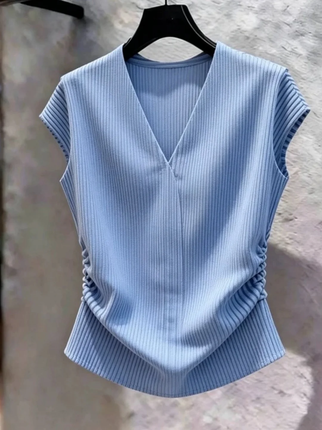 Elegant Fashionable Ice Silk Knitted Slim Fit V-Neck Short Sleeve Top Comfortable Versatile Summer Korean Style Women's Shirt
Elegant Fashionable Ice Silk Knitted Slim Fit V-Neck Short Sleeve Top Comfortable Versatile Summer Korean Style Women's Shirt