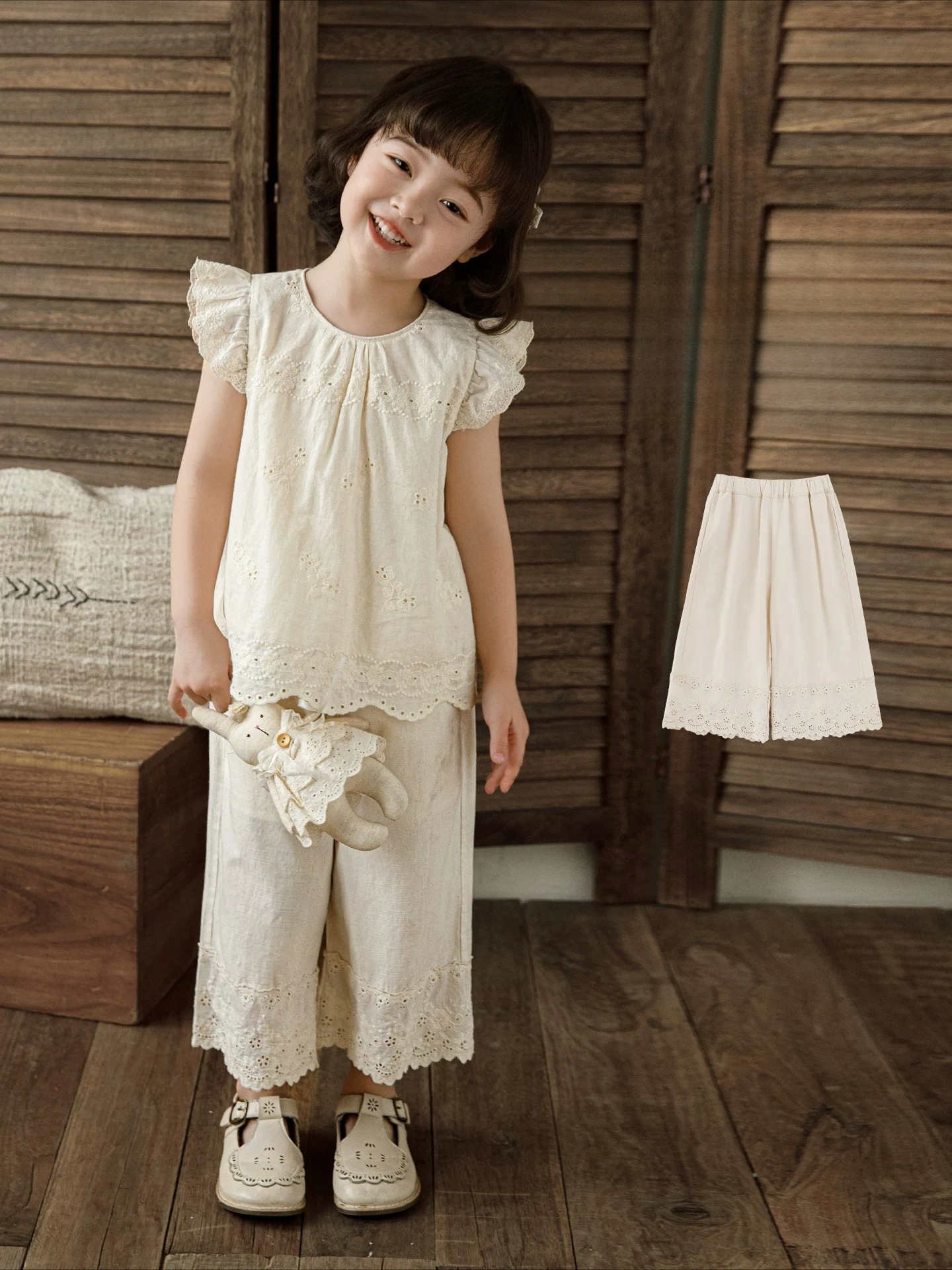 2026 New Summer Girls Straight Pants Cotton Linen Mori Style Loose Eight-Point Pants Lace Soft Kids Trousers
2026 New Summer Girls Straight Pants Cotton Linen Mori Style Loose Eight-Point Pants Lace Soft Kids Trousers