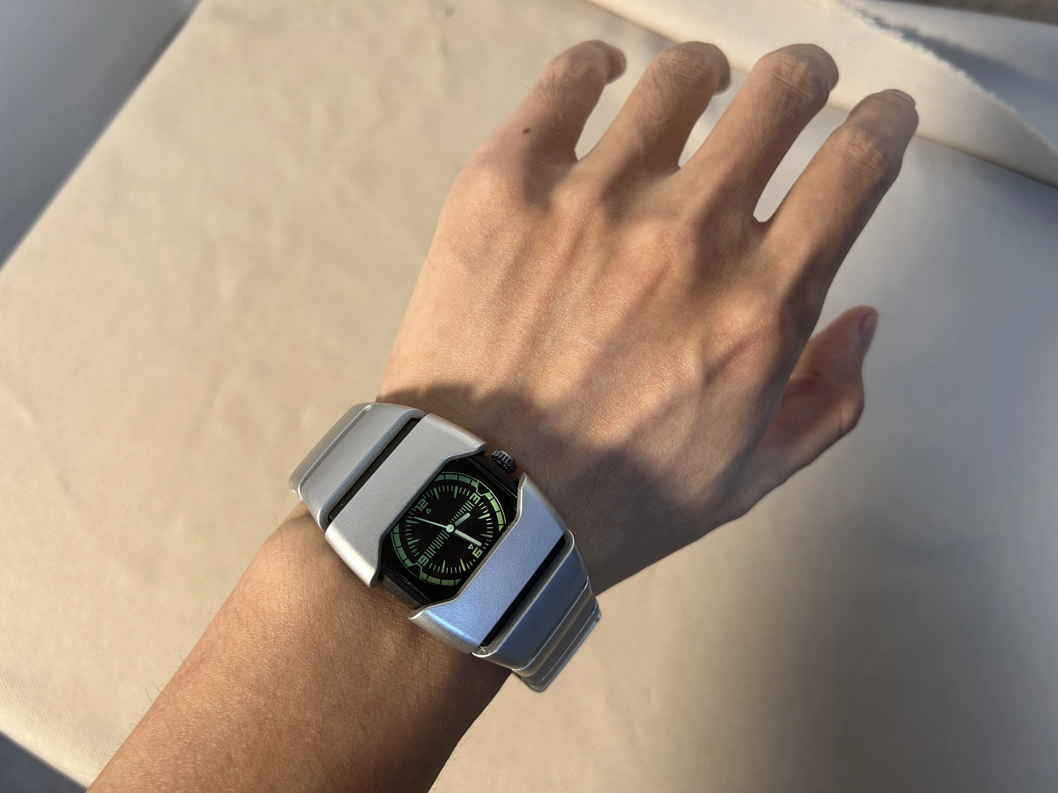 Винтажные часы y2k с цифровым дисплеем и указателем из сплава, мужские часы в стиле ретро будущей техники
Винтажные часы y2k с цифровым дисплеем и указателем из сплава, мужские часы в стиле ретро будущей техники