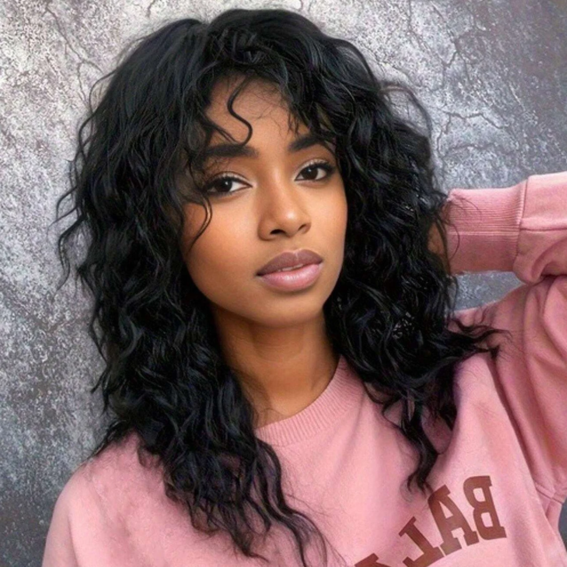 Женский модный черный синтетический парик средней длины с волнистыми волосами
Женский модный черный синтетический парик средней длины с волнистыми волосами