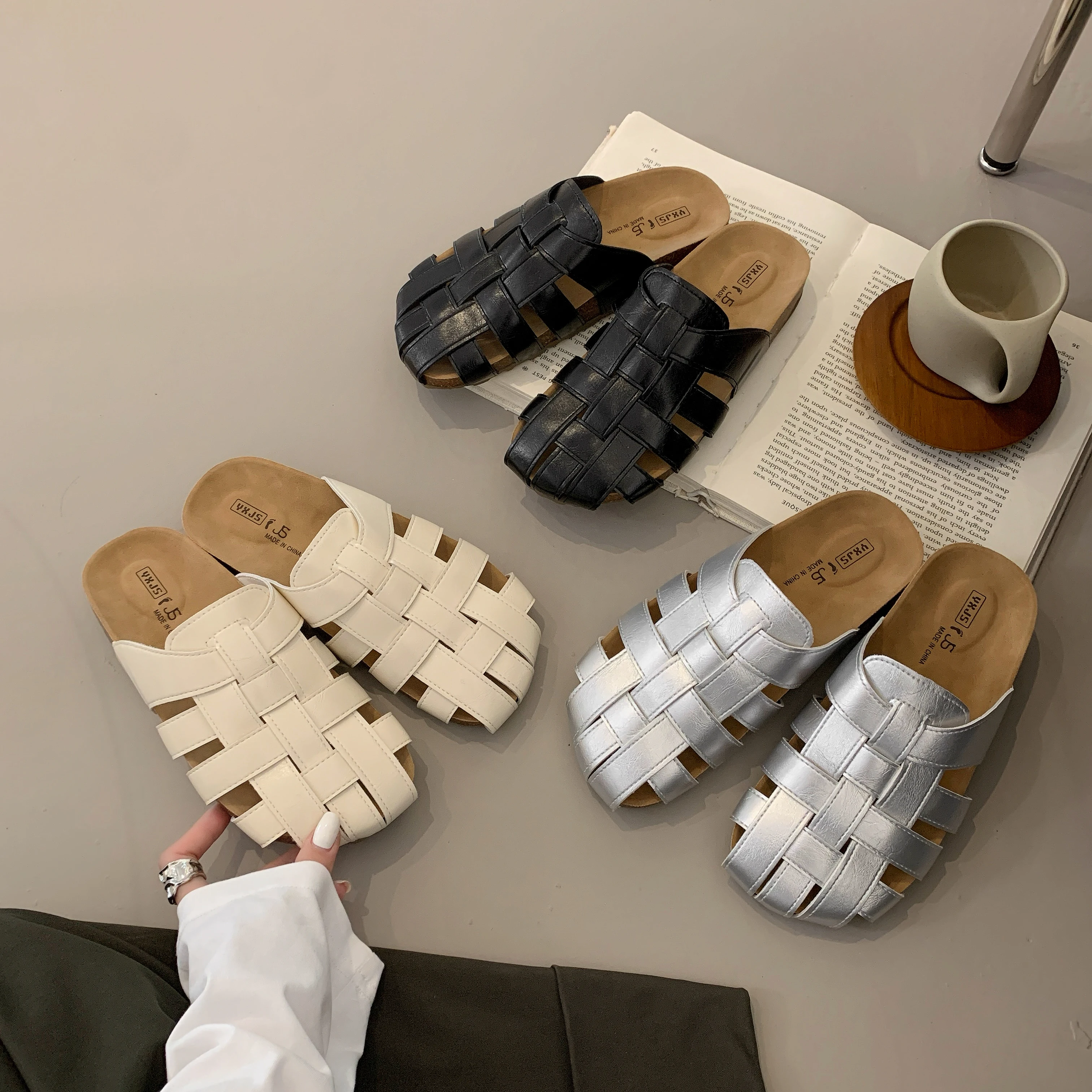 Women's Woven Closed Toe Slide Sandals, Retro Hollow Out Flat Mules, Breathable Non-slip Casual Summer Beach Outdoor Slippers
Women's Woven Closed Toe Slide Sandals, Retro Hollow Out Flat Mules, Breathable Non-slip Casual Summer Beach Outdoor Slippers