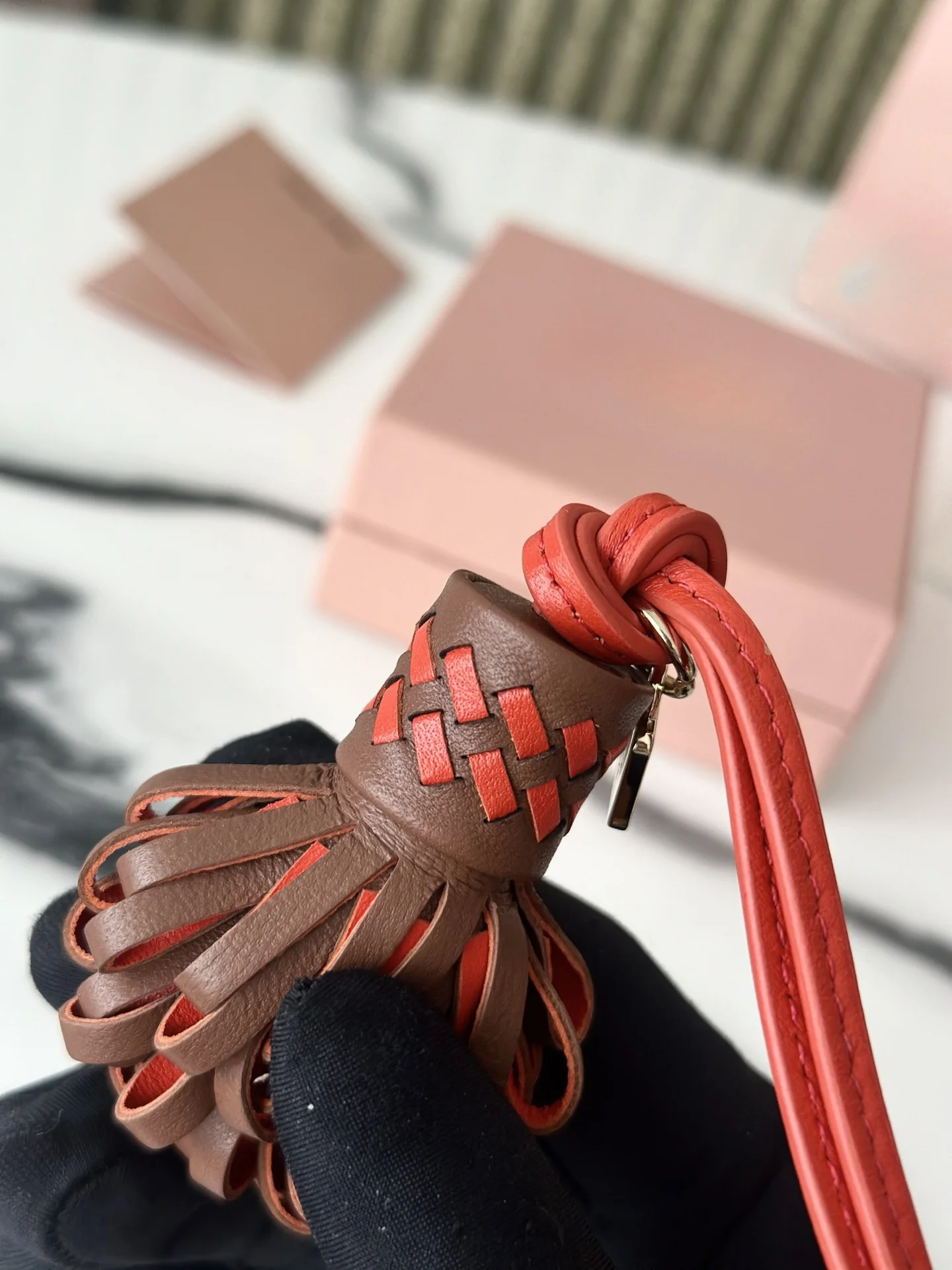 Exclusive M-Series Car Clip & Bag Charm: Lantern Blossom Accent, Chic Style Essential - Perfect Gift Bestseller
Exclusive M-Series Car Clip & Bag Charm: Lantern Blossom Accent, Chic Style Essential - Perfect Gift Bestseller