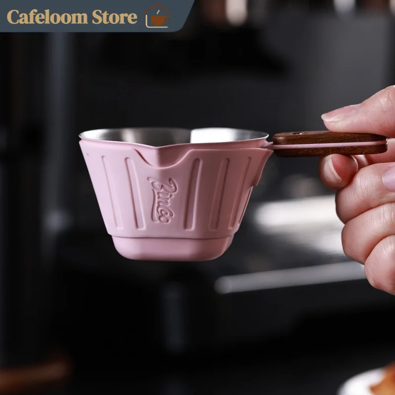 Bincoo Espresso Coffee Extraction Cup Pink Stainless Steel Ounce Measuring Cup With Scale Wooden Handle For Home Coffee Brewing
Bincoo Espresso Coffee Extraction Cup Pink Stainless Steel Ounce Measuring Cup With Scale Wooden Handle For Home Coffee Brewing