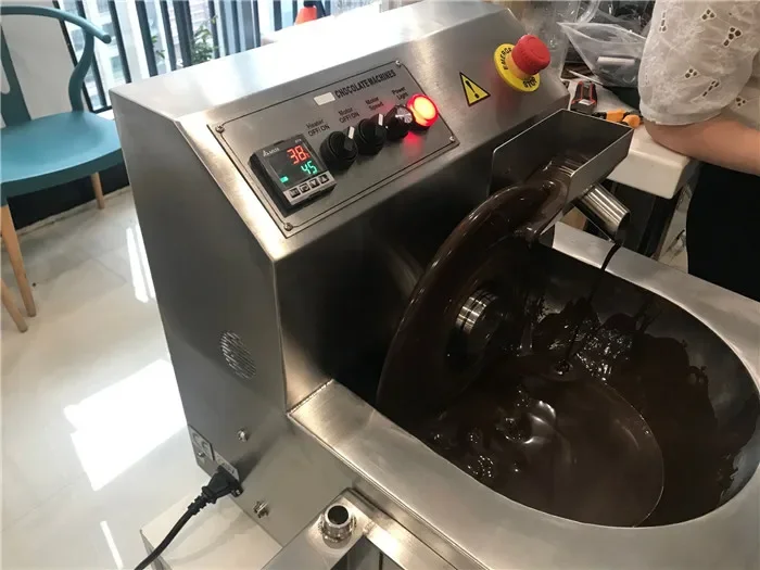 China Supplier Multi-function 8/15/30/60/100 kg Per Hour Capacity Chocolate Melting/Tempering/Coating Machine With Cheap Prices
China Supplier Multi-function 8/15/30/60/100 kg Per Hour Capacity Chocolate Melting/Tempering/Coating Machine With Cheap Prices