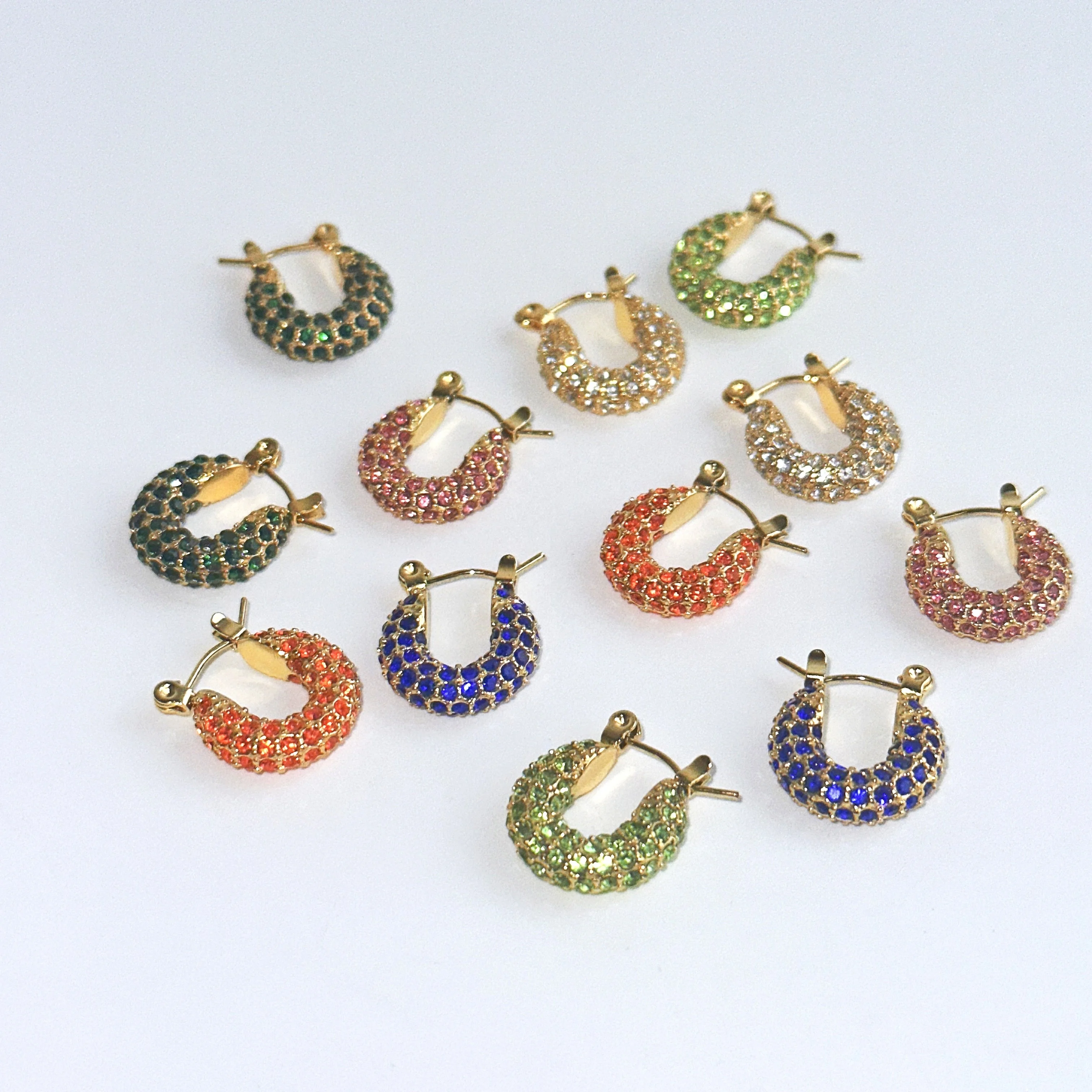 DASEIN 2025 New 18k PVD Gold Plated Colorful Zircon Hoop Earrings 1.5CM Hypoallergenic Stainless Steel Ins Jewelry for Women
DASEIN 2025 New 18k PVD Gold Plated Colorful Zircon Hoop Earrings 1.5CM Hypoallergenic Stainless Steel Ins Jewelry for Women