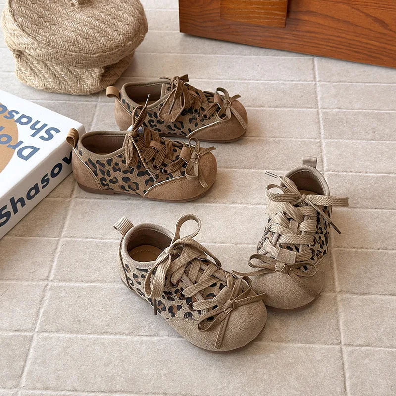 Children's German Training Shoes Spring Autumn New Girls' Leopard Print Bow Boys' Running Footwear Flats Size 23-36
Children's German Training Shoes Spring Autumn New Girls' Leopard Print Bow Boys' Running Footwear Flats Size 23-36