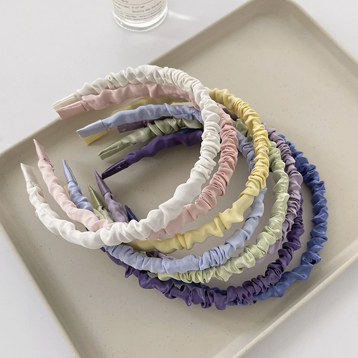 6 8 Pieces Simple Stylish Fairy Pleated Fabric Thin Headbands for Women Party Daily Casual Wear Friend Gatherings
6 8 Pieces Simple Stylish Fairy Pleated Fabric Thin Headbands for Women Party Daily Casual Wear Friend Gatherings