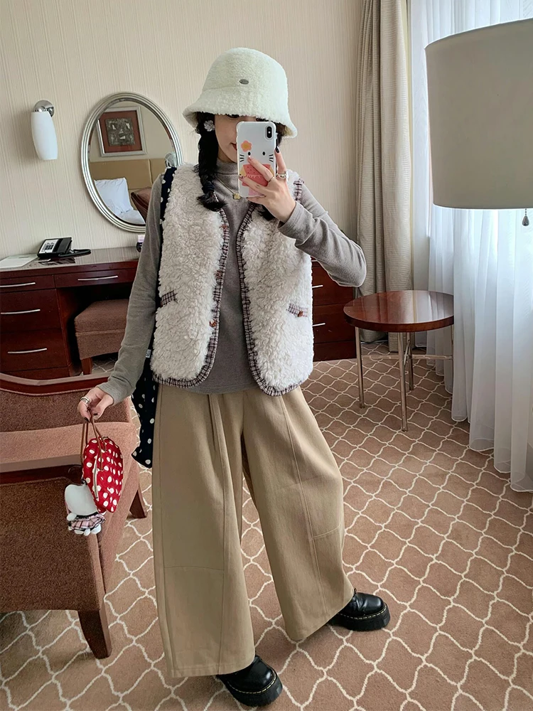 2025 Winter New Style Furry Vest Base Shirt Wide Leg Pants Three Piece Set High Waist Commute Korean Loose Fit Long Sleeve
2025 Winter New Style Furry Vest Base Shirt Wide Leg Pants Three Piece Set High Waist Commute Korean Loose Fit Long Sleeve