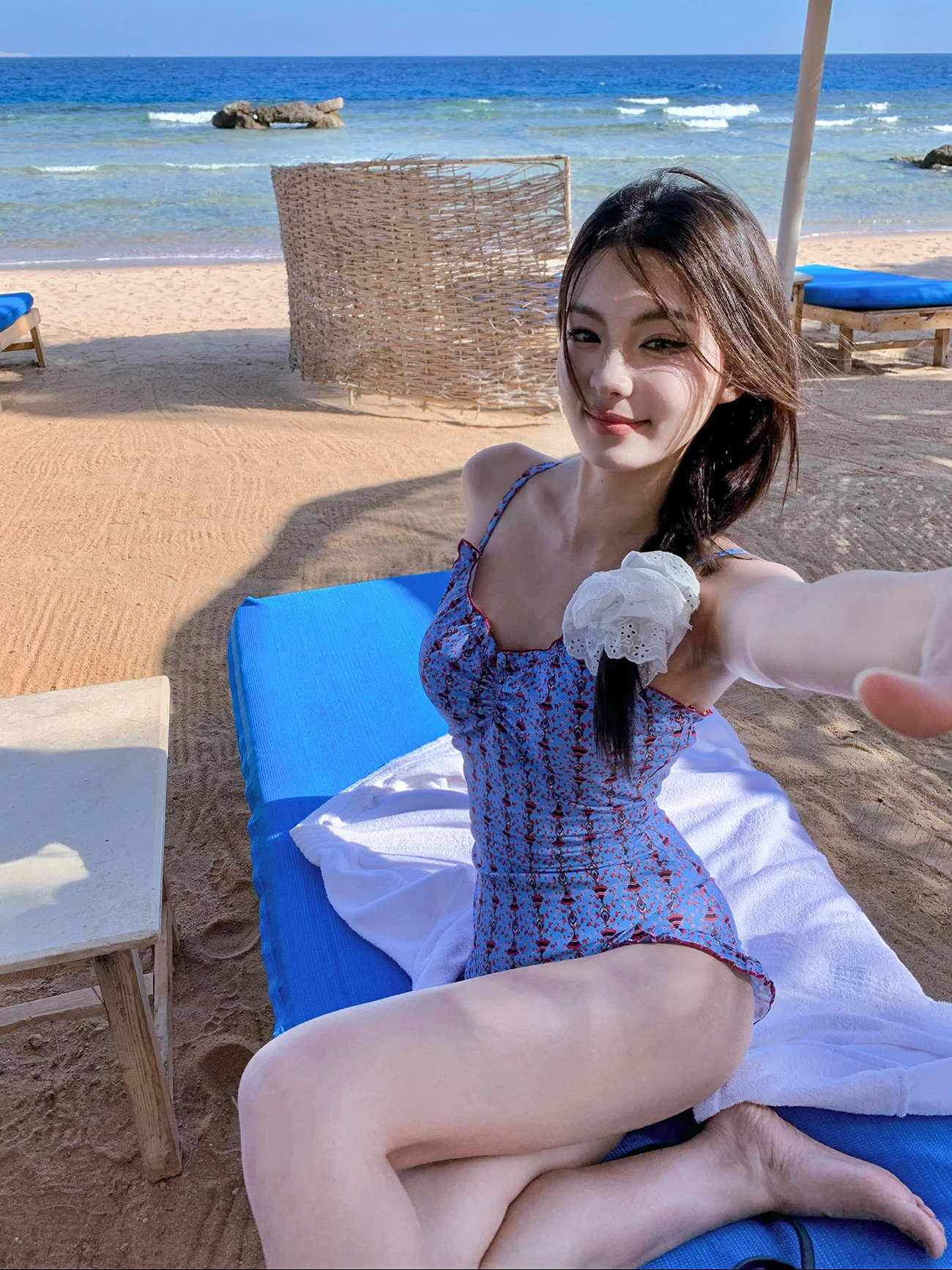 Xijiang W Small Tone Beach Vacation One-Piece Swimsuit Women's New Two-Piece Set Sunscreen Shirt Floral Print Casual Swimwear
Xijiang W Small Tone Beach Vacation One-Piece Swimsuit Women's New Two-Piece Set Sunscreen Shirt Floral Print Casual Swimwear