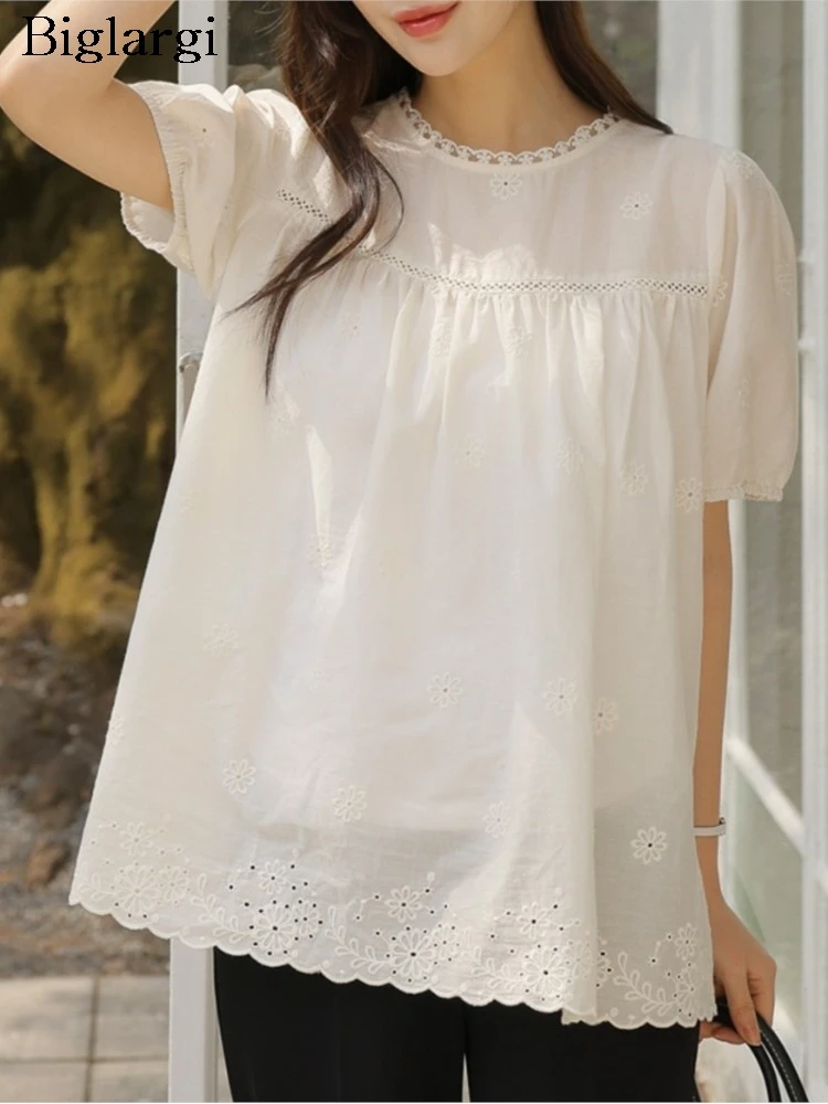 Summer T-Shirts Women Lace Embroidery Patchwork Sweet Fashion Ladies Blouses Korean Style Loose Ruffle Pleated Woman T-Shirts
Summer T-Shirts Women Lace Embroidery Patchwork Sweet Fashion Ladies Blouses Korean Style Loose Ruffle Pleated Woman T-Shirts