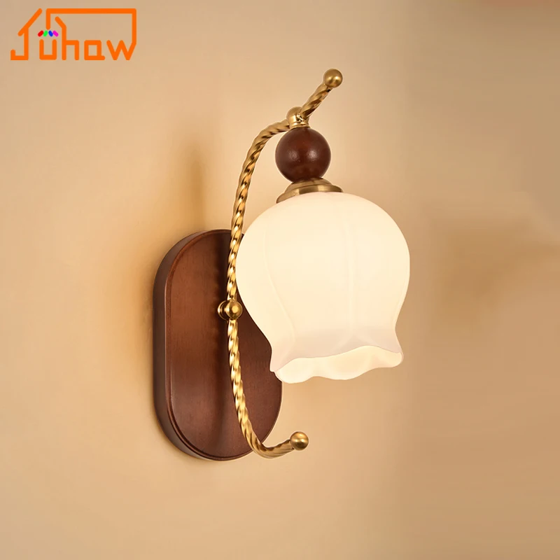 Современный настенный светильник для гостиной середины века, французский ретро ореховый стеклянный элитный уютный светильник для спальни, прикроватный коридор, проходное освещение
Современный настенный светильник для гостиной середины века, французский ретро ореховый стеклянный элитный уютный светильник для спальни, прикроватный коридор, проходное освещение