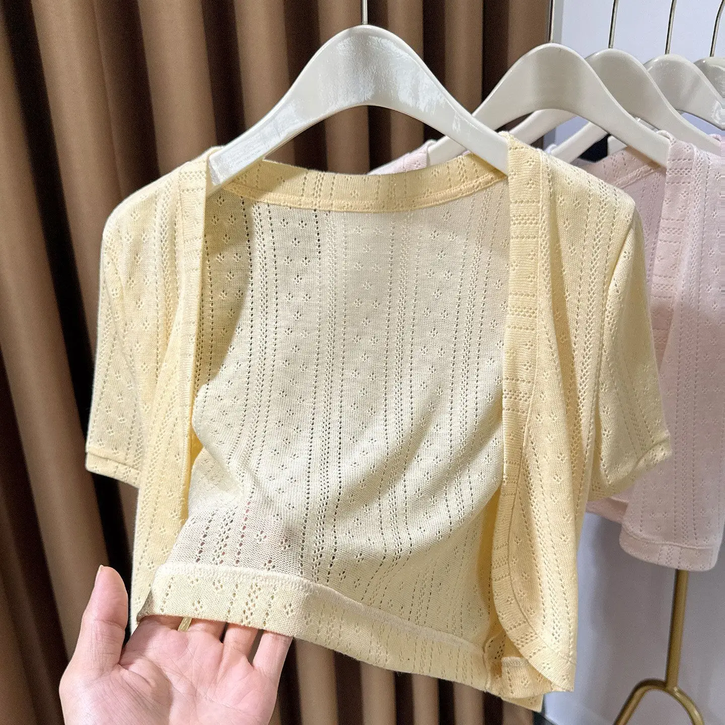 plus Size Hollow Short Sleeve Women's Cardigan Lightweight Summer Tank Top Outerwear Sun Protection Short Cover up
plus Size Hollow Short Sleeve Women's Cardigan Lightweight Summer Tank Top Outerwear Sun Protection Short Cover up